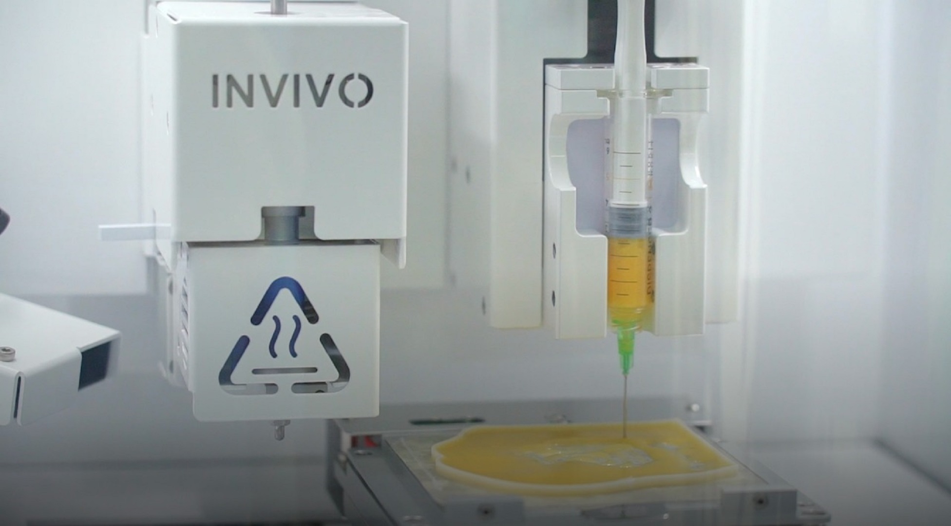 صورة بعنوان: "الصحة" تطلق تقنية الطباعة الحيوية رباعية الأبعاد بمستشفى القاسمي 