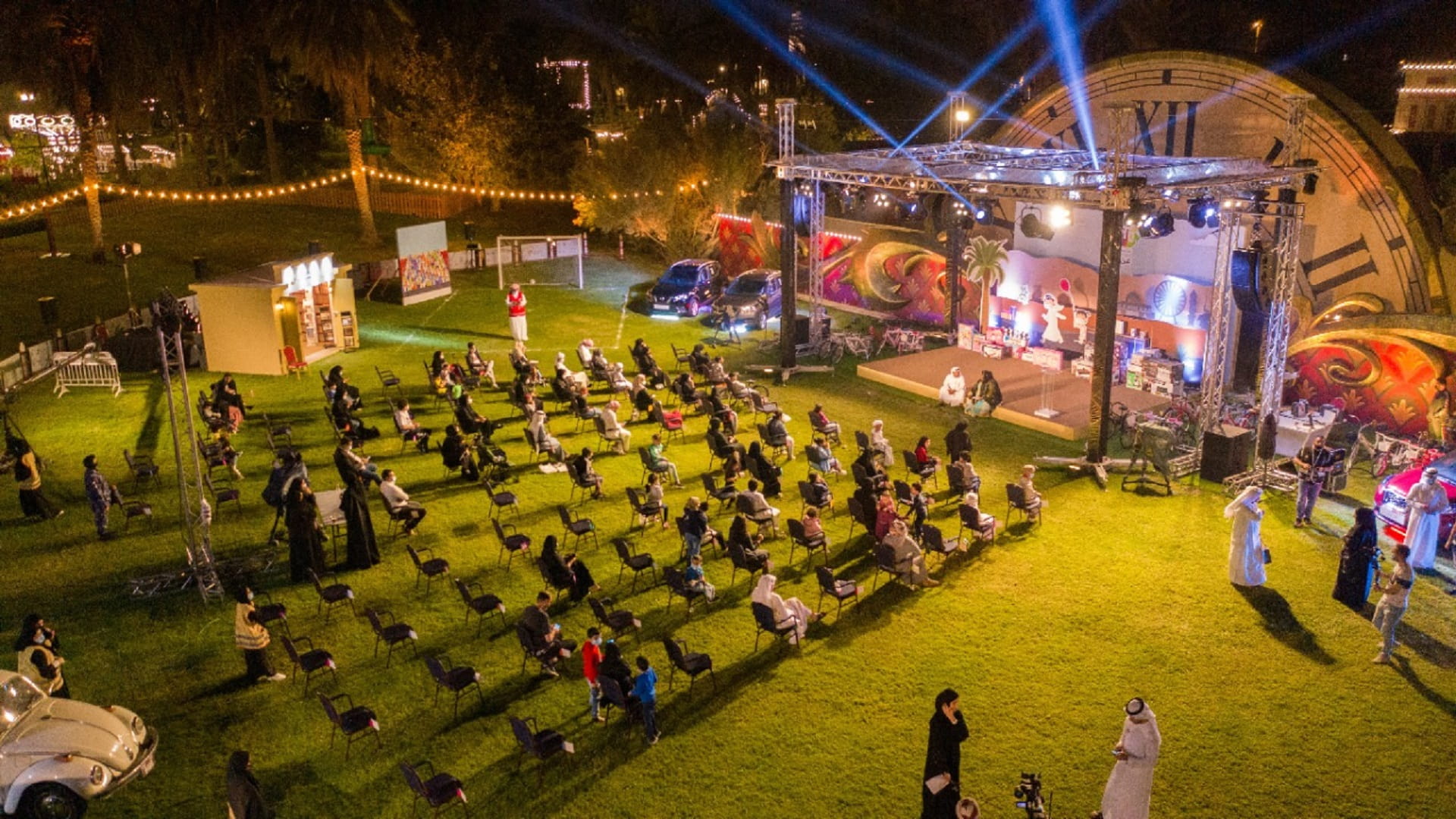 صورة بعنوان: خميس السويدي يفتتح مهرجان "ضواحي 9" في حديقة المنتزه بالشارقة 