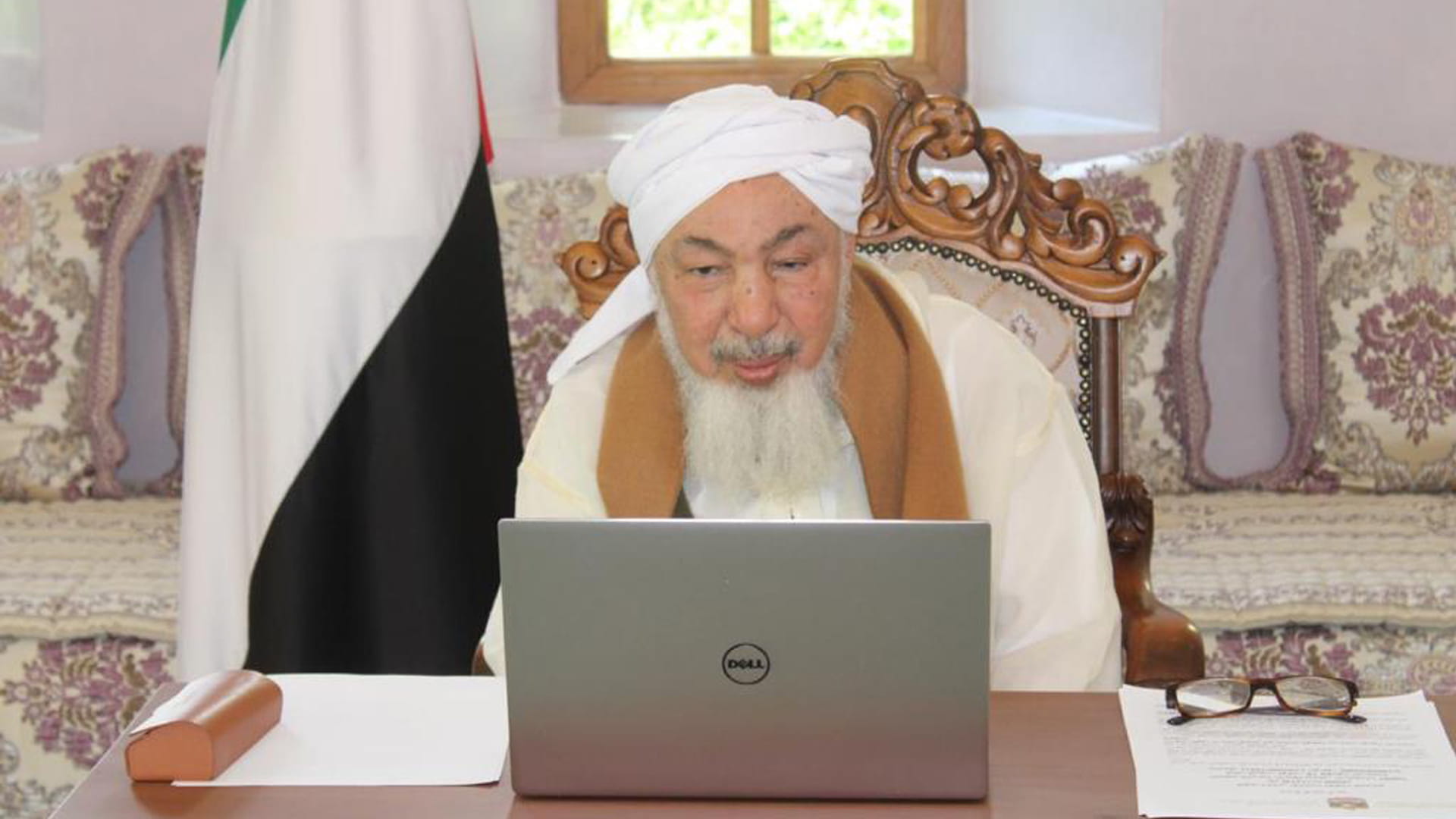 صورة بعنوان: العلّامة بن بيه يدعو الجميع للمساهمة بالتبرع لحملة 100 مليون وجبة 