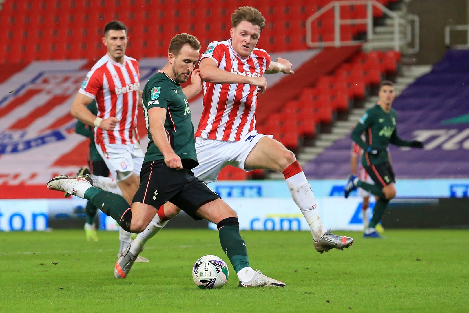 صورة بعنوان: توتنهام يلحق بركب المتأهلين لنصف نهائي كأس الرابطة الإنجليزية 