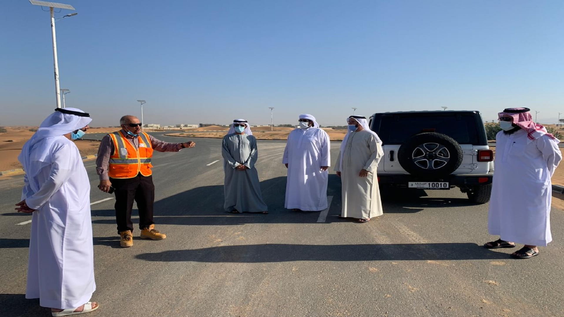 Image for the title: AlBustan council inspects alternative road in AlZubaydah district 