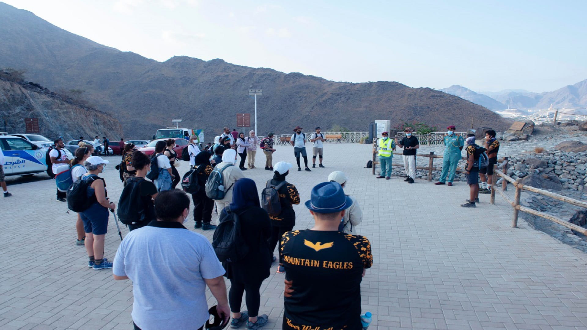 صورة بعنوان: "شرطة الشرقية" تُوعي هواة تسلق الجبال بإرشادات الأمن والسلامة 