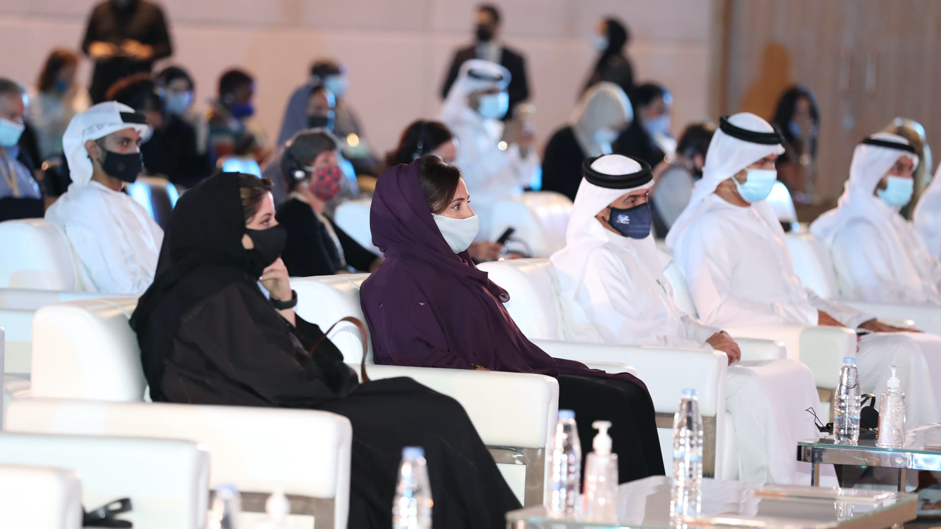 صورة بعنوان: "مؤتمر الناشرين" يستعرض دور المرأة في صناعة الكتاب 