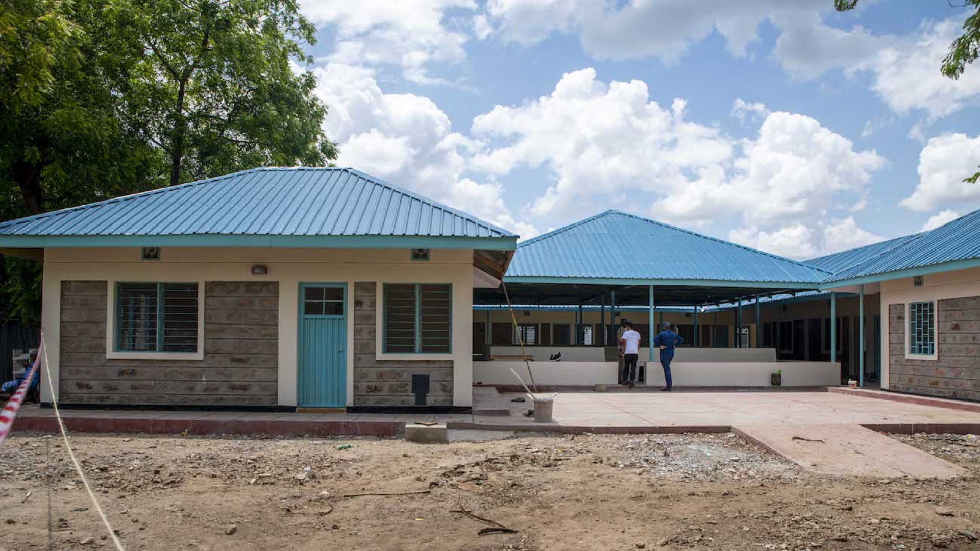 صورة بعنوان: القلب الكبير تموّل تشغيل عيادة طبية في مخيم كاكوما للاجئين بكينيا 