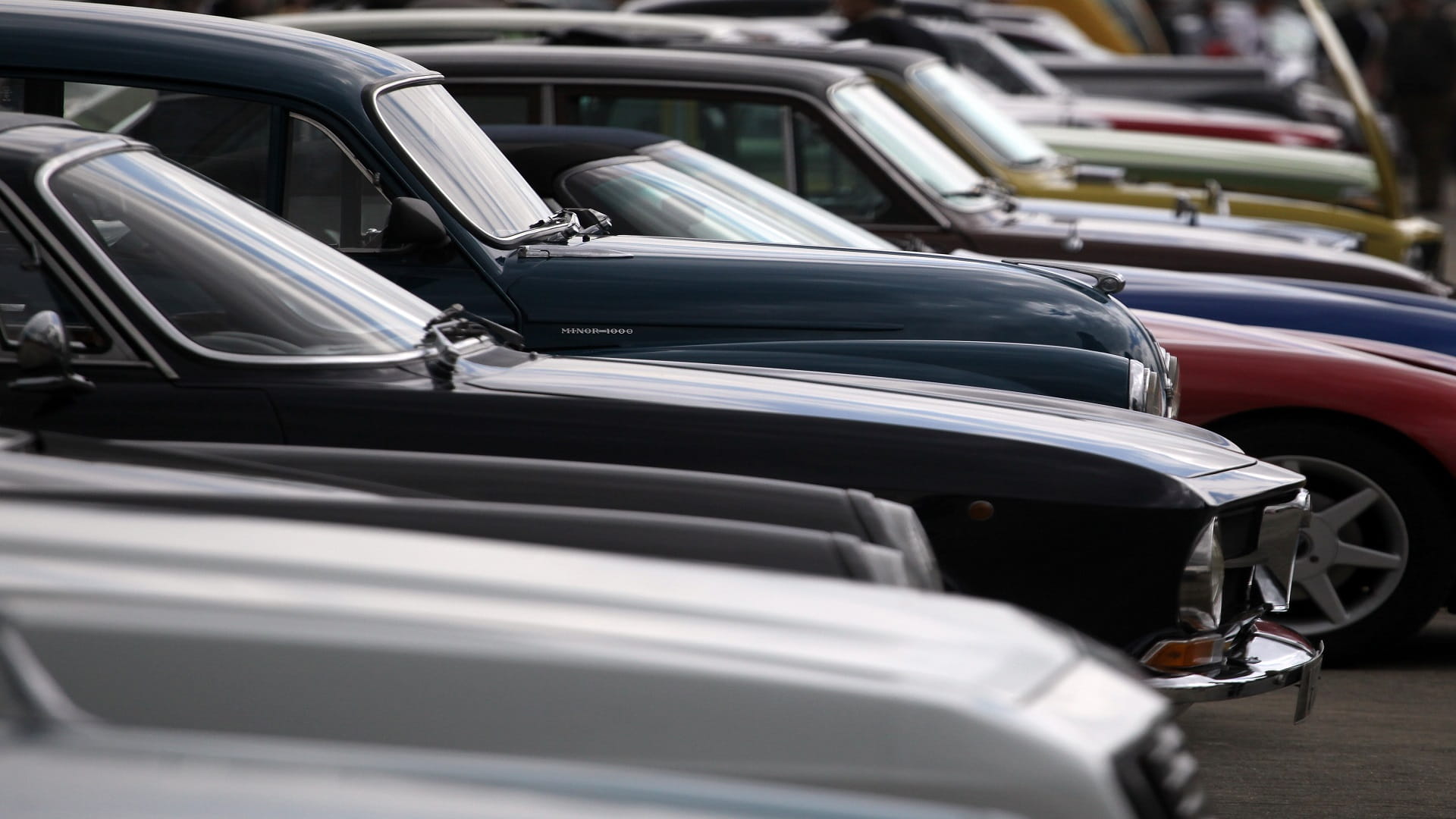 Image for the title: UK car output falls 18% in October amid COVID-19 hit 