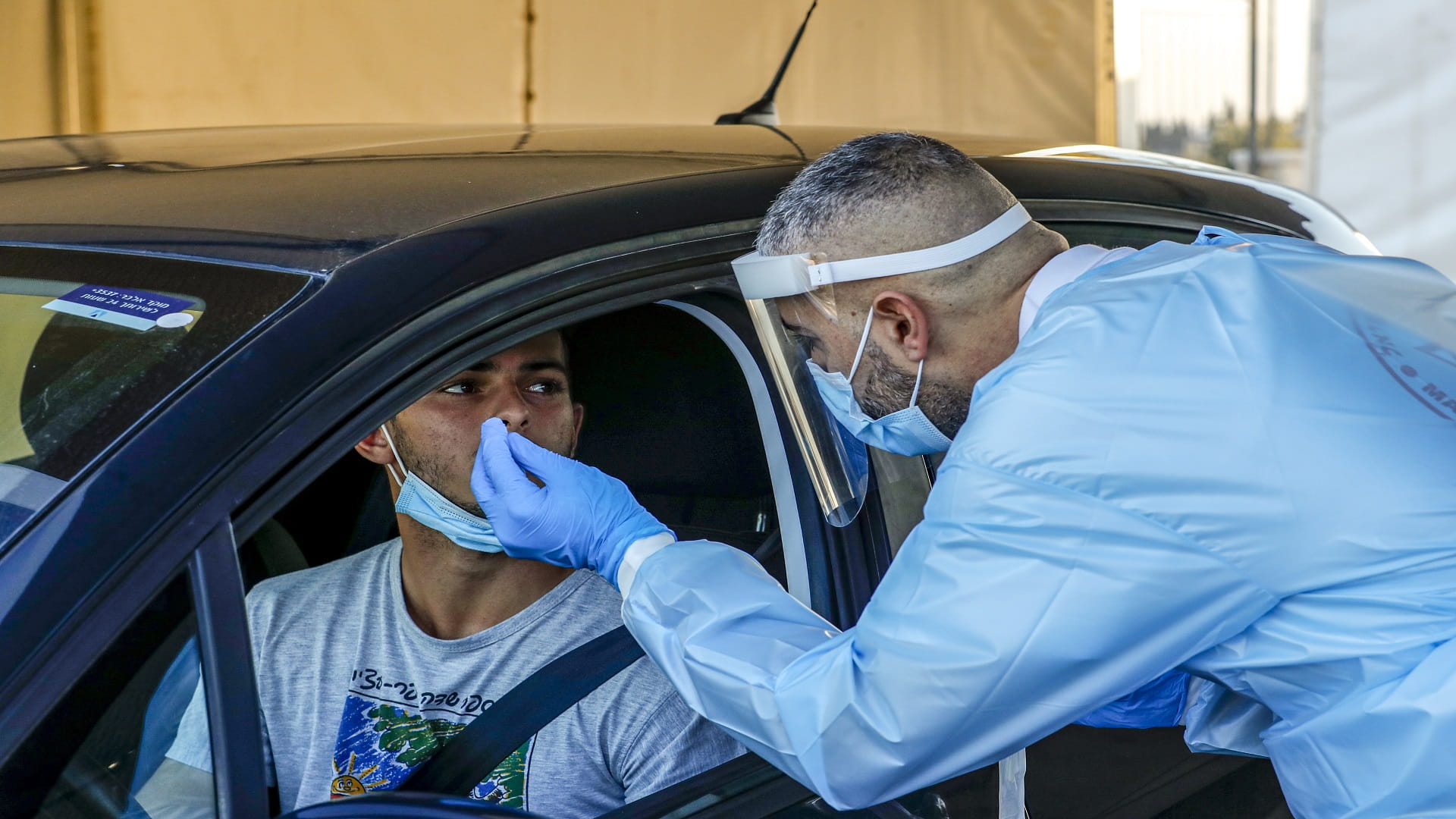 صورة بعنوان: إسرائيل تسجل 985 إصابة جديدة بـكورونا خلال الـ 24 ساعة الأخيرة 