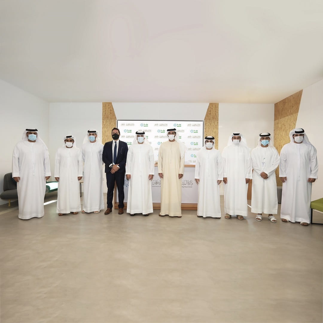 صورة بعنوان: بلدية عجمان و"بيئة" توقعان عقداً لتعهيد أعمال النظافة 