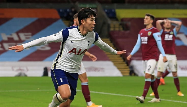 صورة بعنوان: توتنهام ينجو من السقوط أمام بيرنلي في الدوري الإنجليزي 