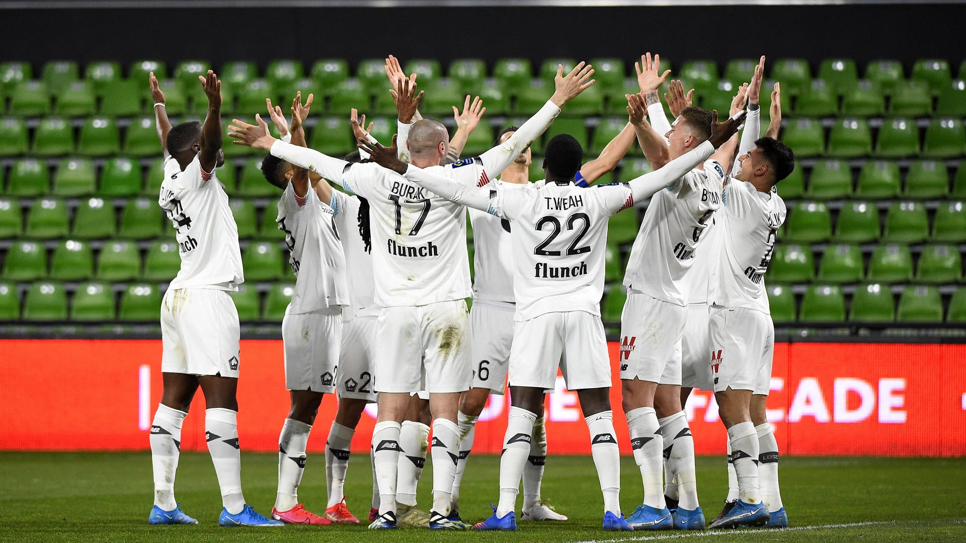 صورة بعنوان: فريق ليل يتمسك بصدارته للدوري الفرنسي لكرة القدم  