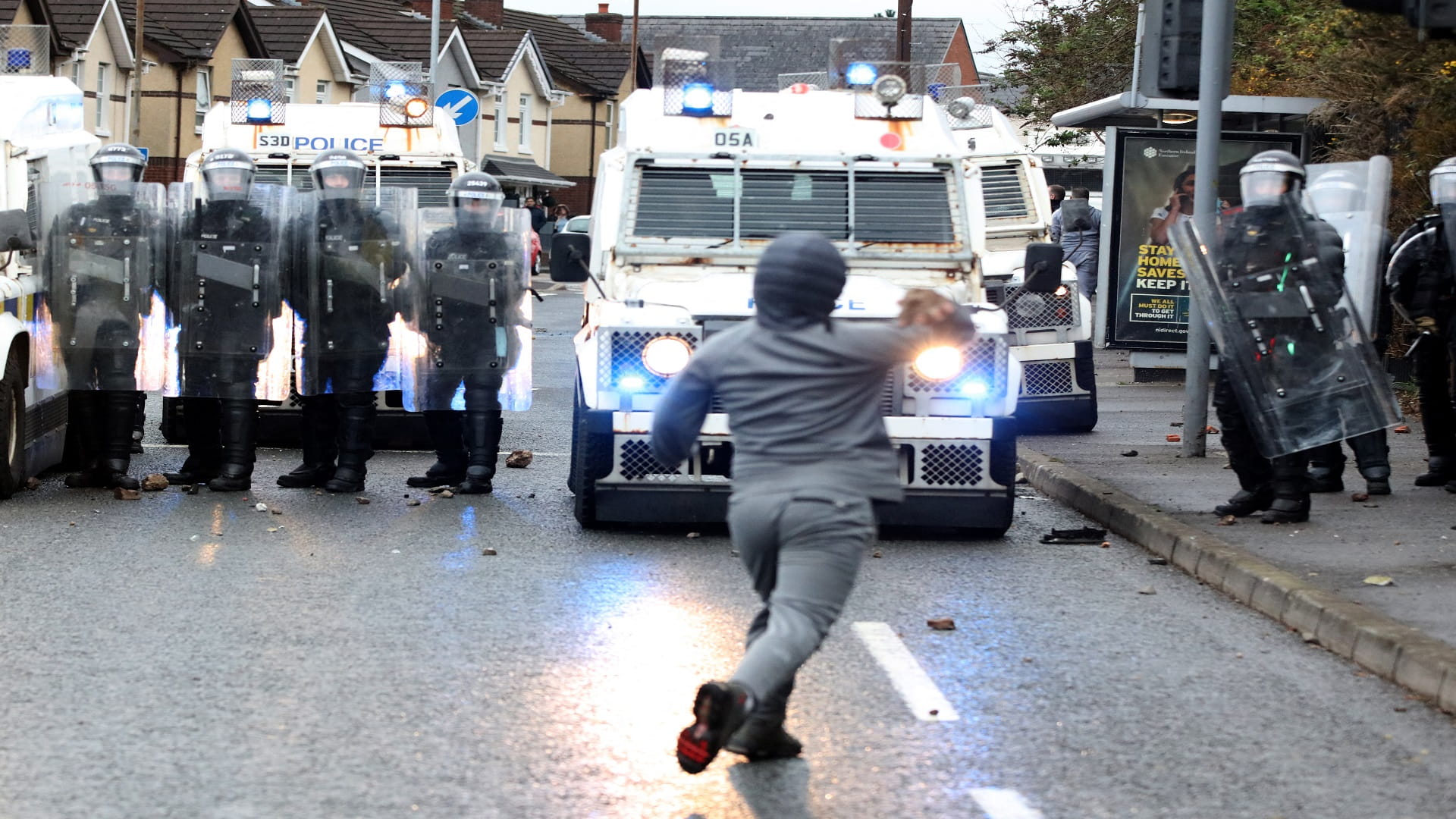 Image for the title: Irish PM warns of 'spiral' as unrest simmers in N.Ireland 
