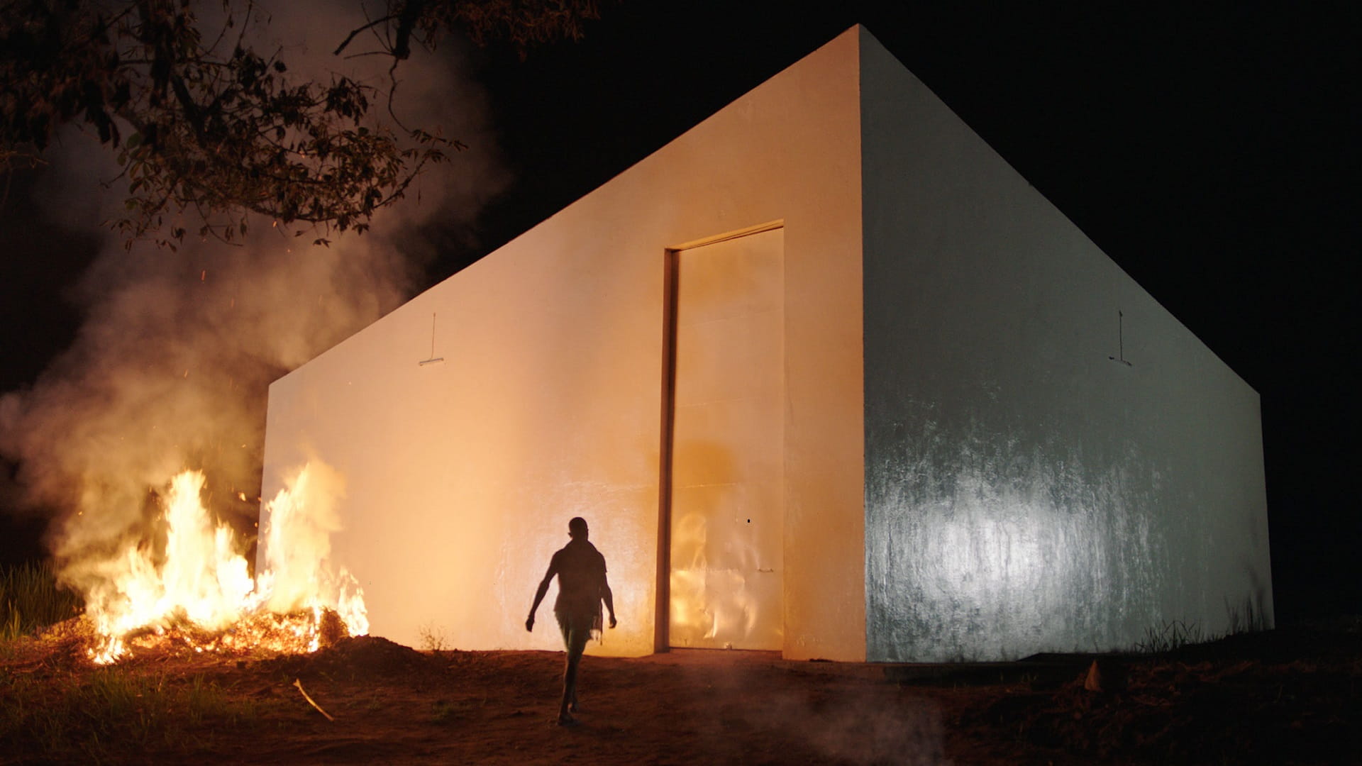 صورة بعنوان: "الشارقة للفنون" ومعهد إفريقيا يستضيفان عرض فيلم "مكعب أبيض" 