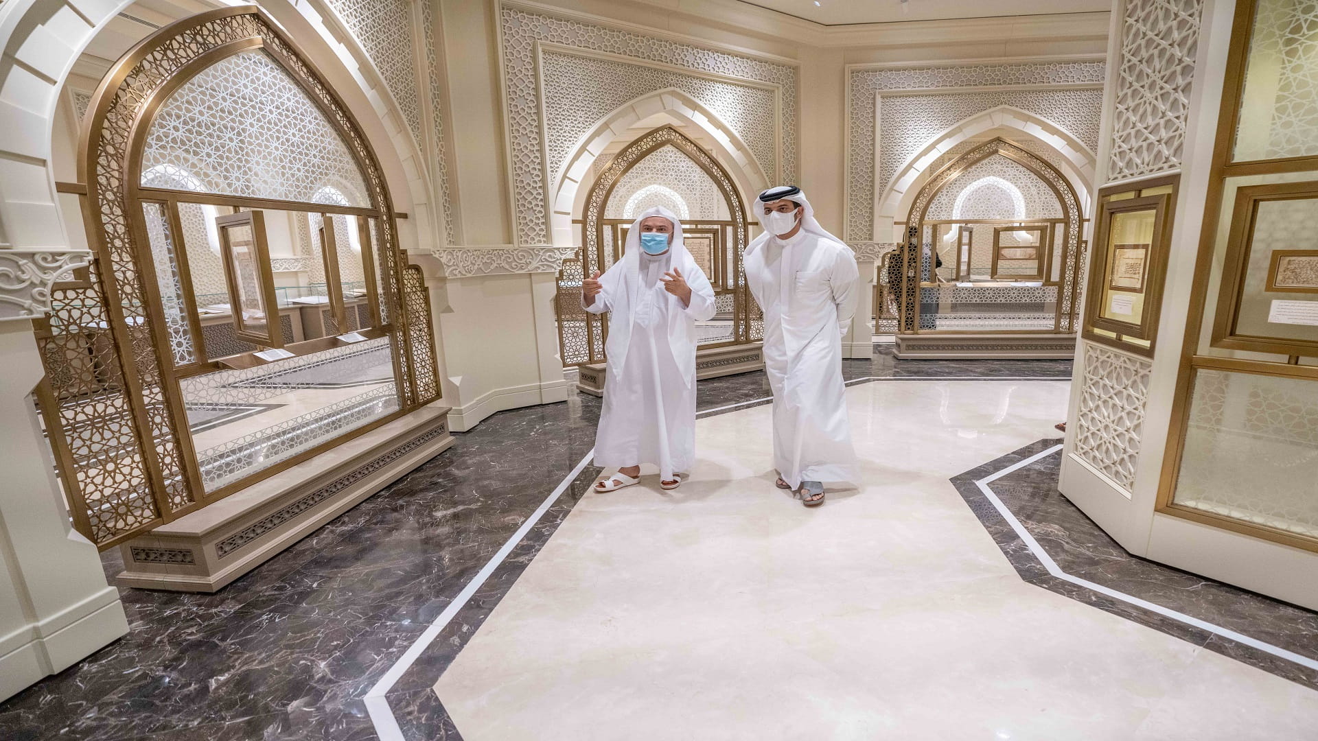 صورة بعنوان: سلطان بن أحمد: مجمع القرآن الكريم منارة علمية دينية متميزة 