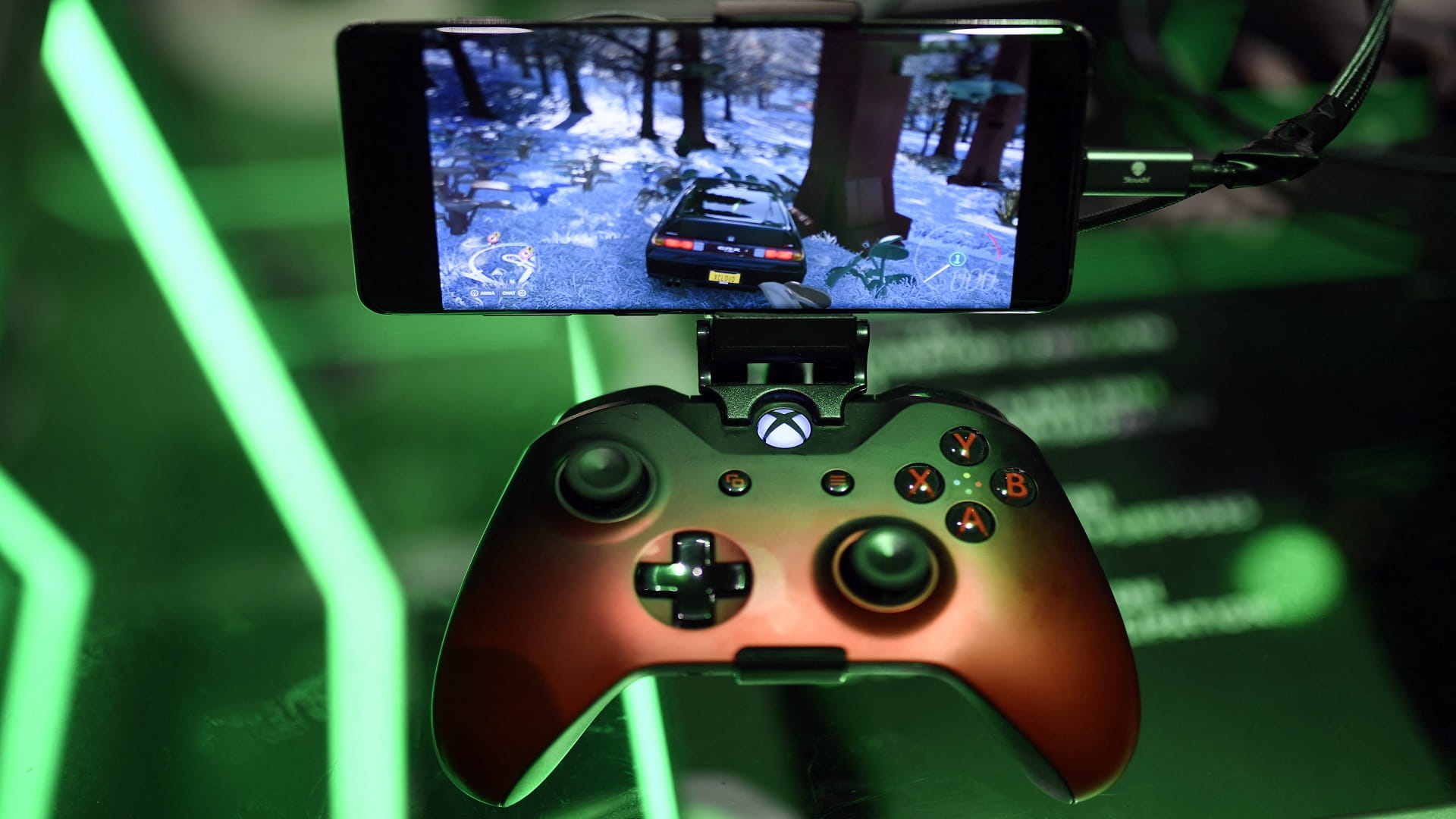Image for the title: Xbox cloud game world extends to Apple gadgets 