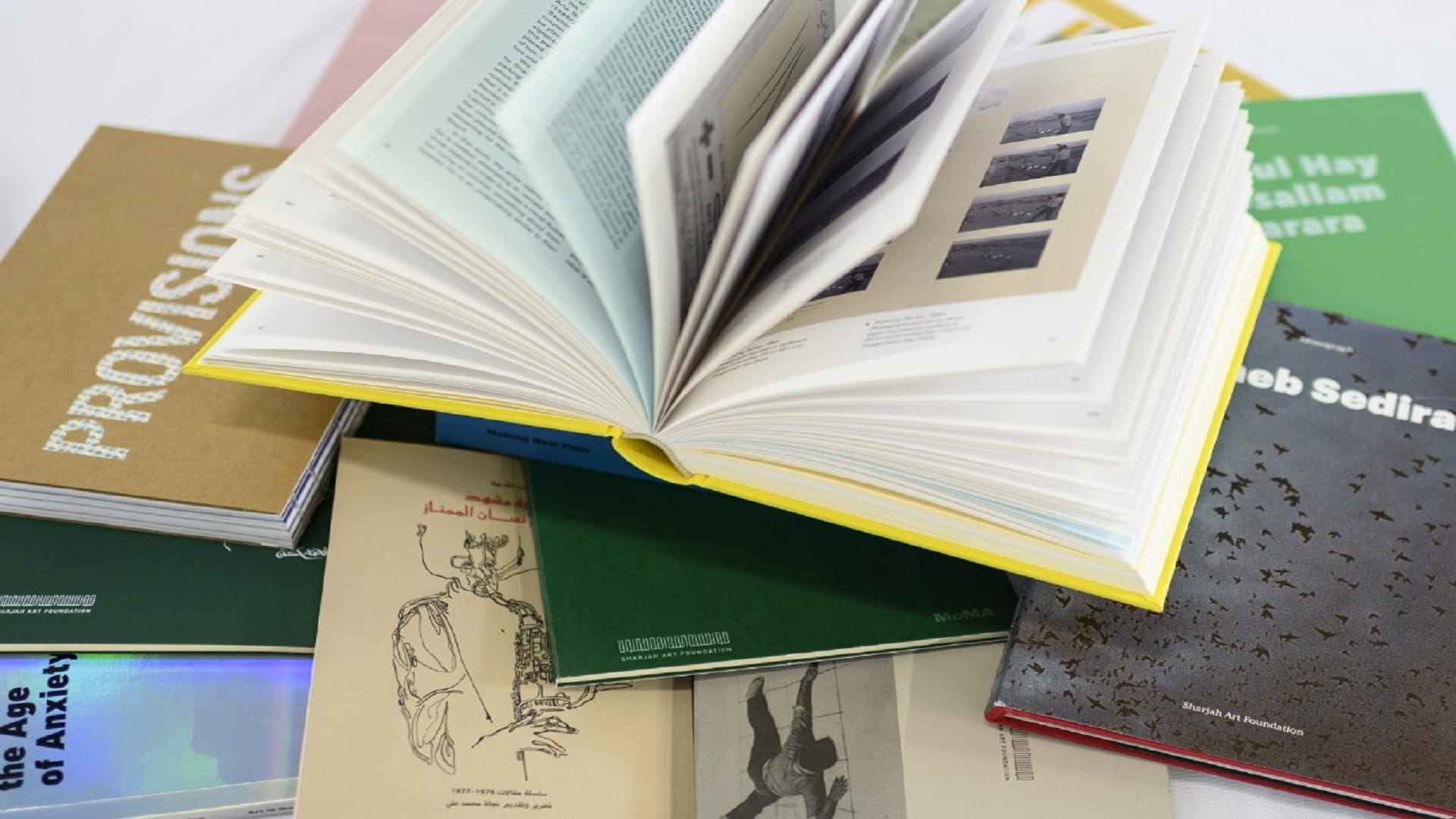 صورة بعنوان: ماذا نريد من الكتاب؟ 