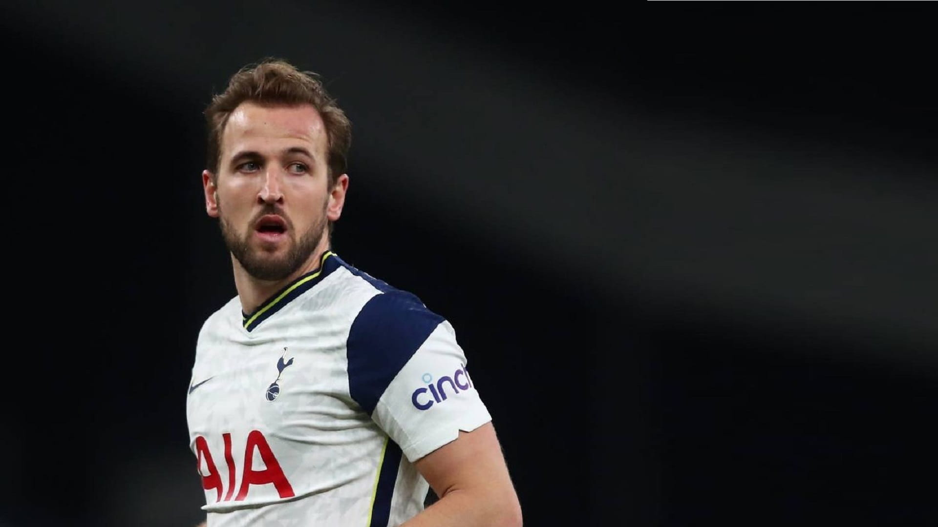 صورة بعنوان: المهاجم هاري كين قلق من عدم فوز توتنهام بالألقاب 