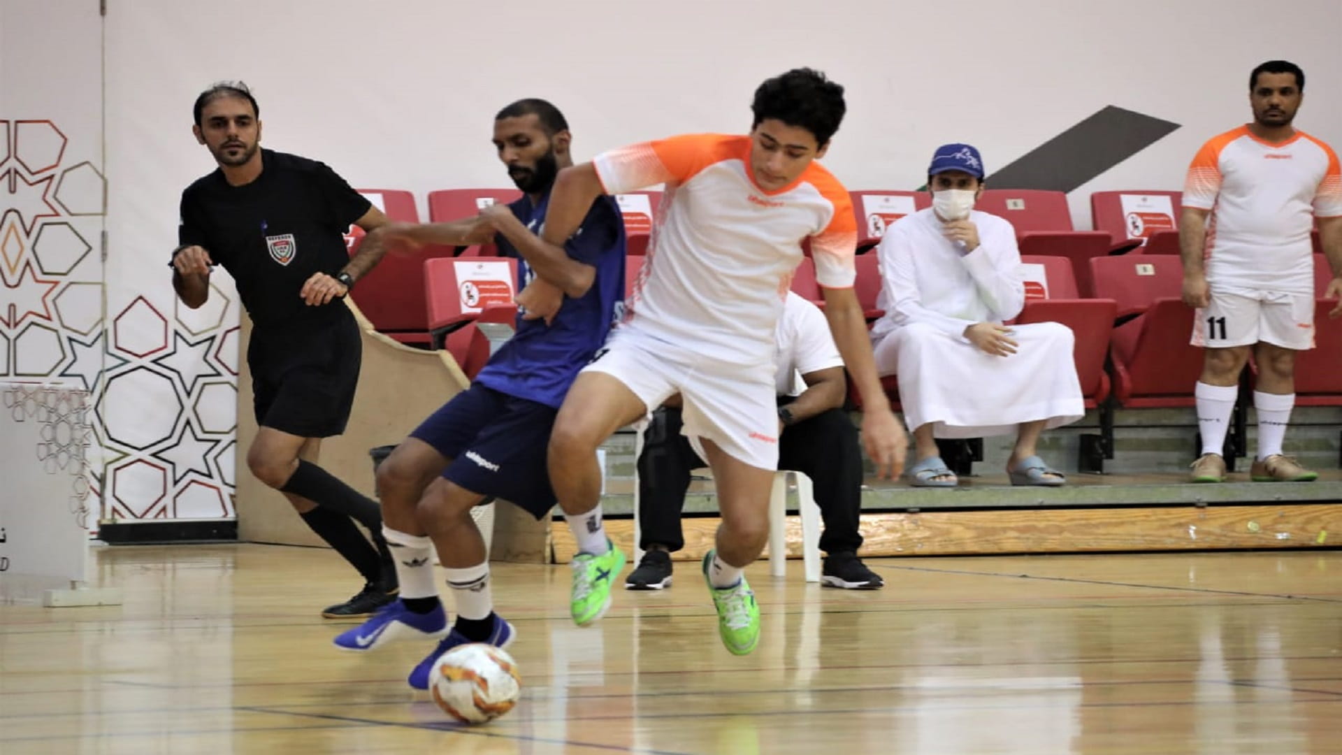 صورة بعنوان: مواجهات حاسمة في نصف نهائي بطولة المؤسسات الحكومية بالشارقة  