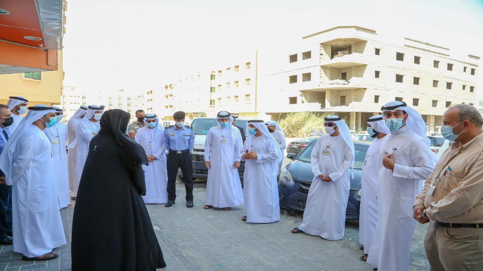 صورة بعنوان: بلدية الشارقة تبدأ حملة واسعة لرصد مشوهات المظهر العام  