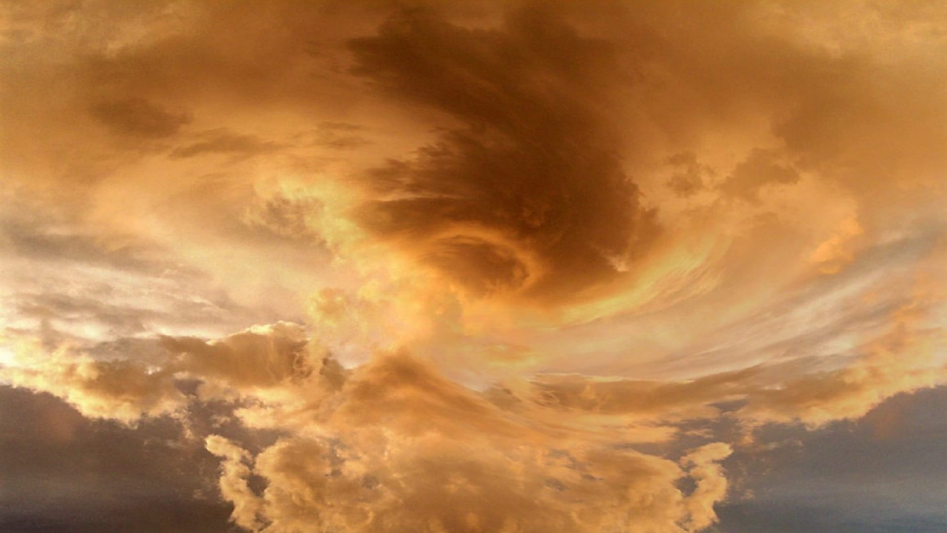 صورة بعنوان: طقس الأحد غائم جزئياً ومغبر أحياناً بركاميات شرقية ممطرة 