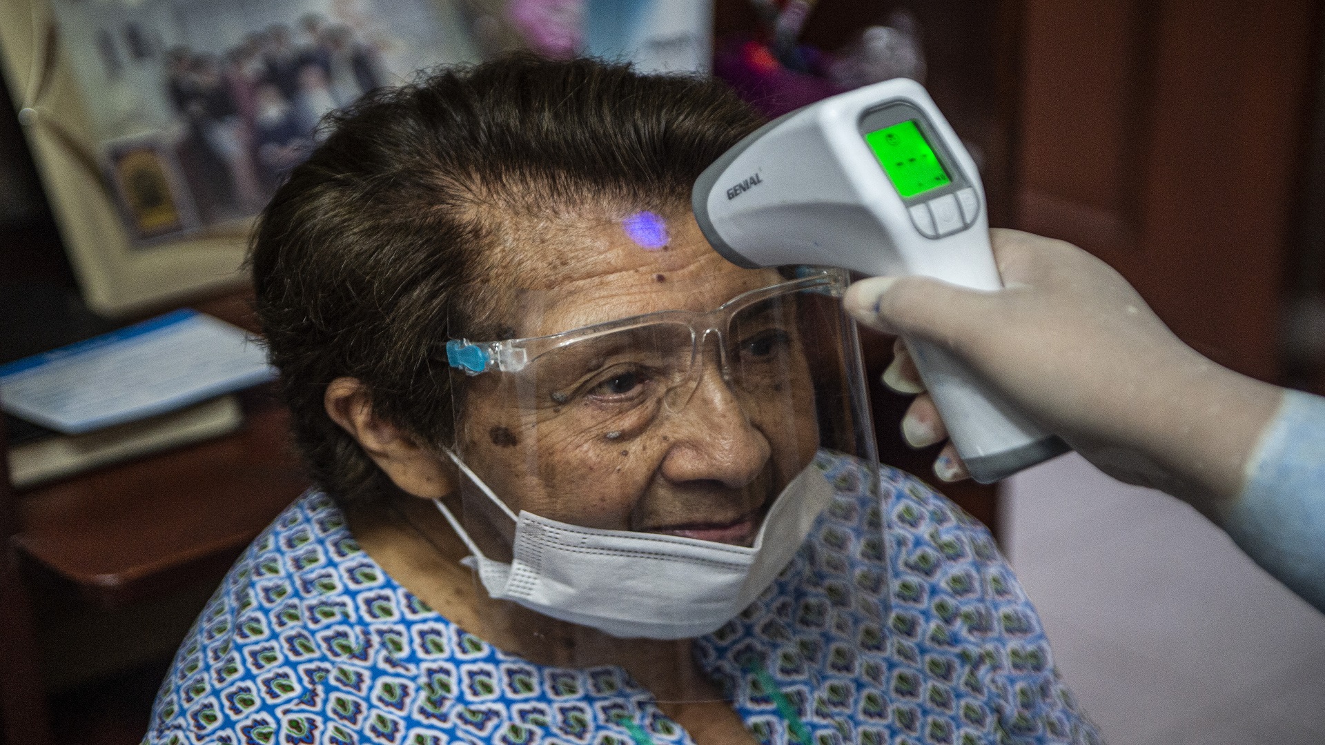 Image for the title: Peru registers highest daily Covid-19 death toll 