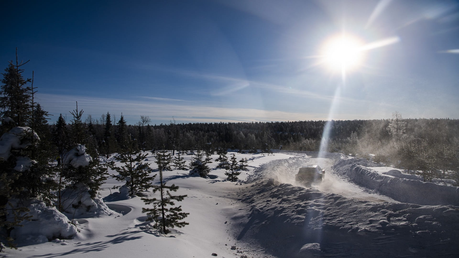 Image for the title: Lightning strikes to spark more Arctic fires: study 