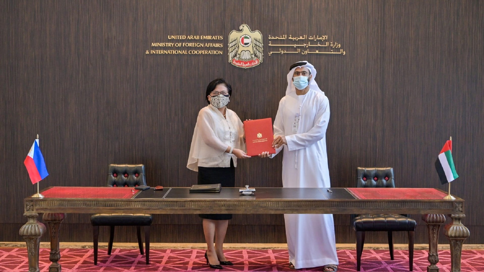 صورة بعنوان: الإمارات والفلبين توقعان اتفاقية تعاون في المجال القنصلي  