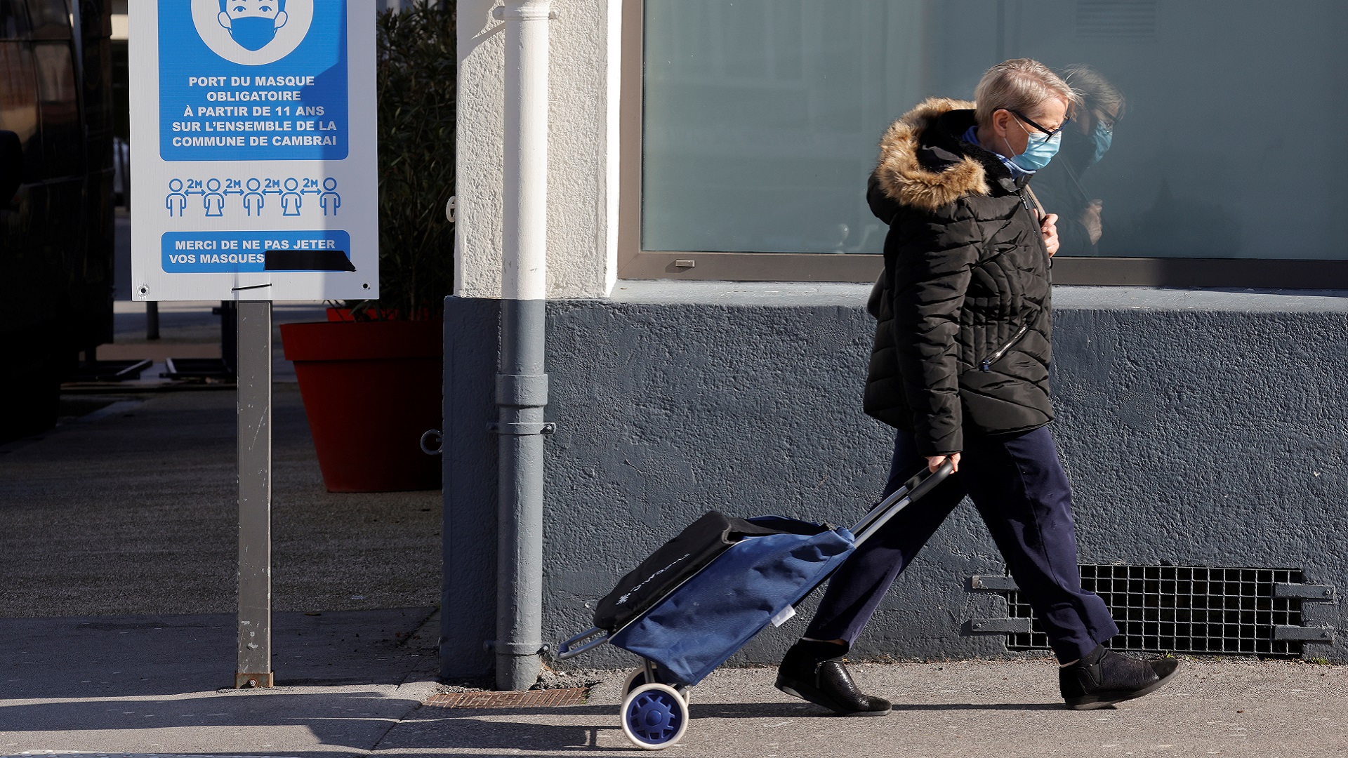 صورة بعنوان: فرنسا تسجل 84999 إصابة جديدة بفيروس كورونا و343 وفاة 