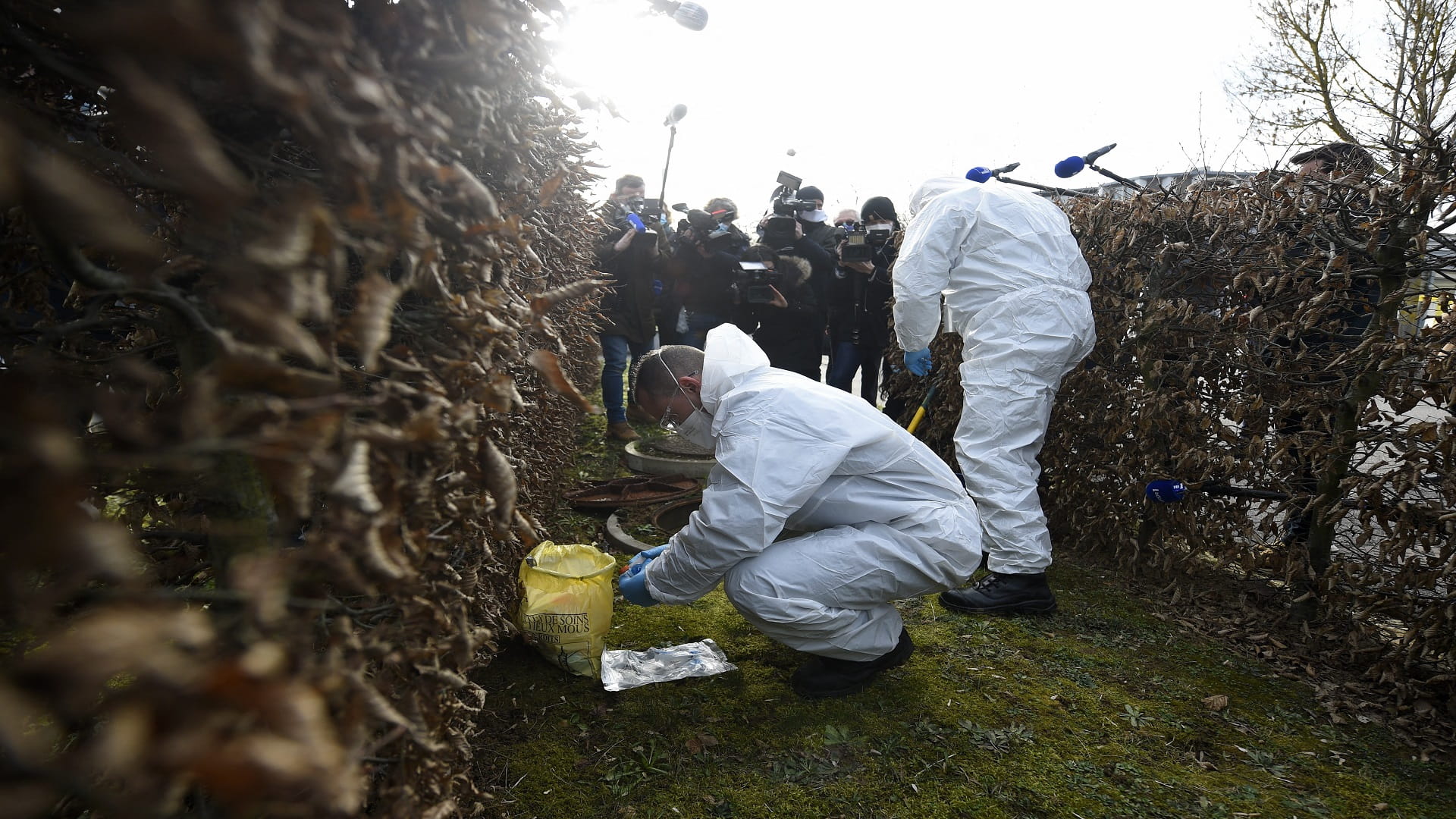 صورة بعنوان: كورونا يصيب 4376 ويقتل 412 في فرنسا خلال 24 ساعة 