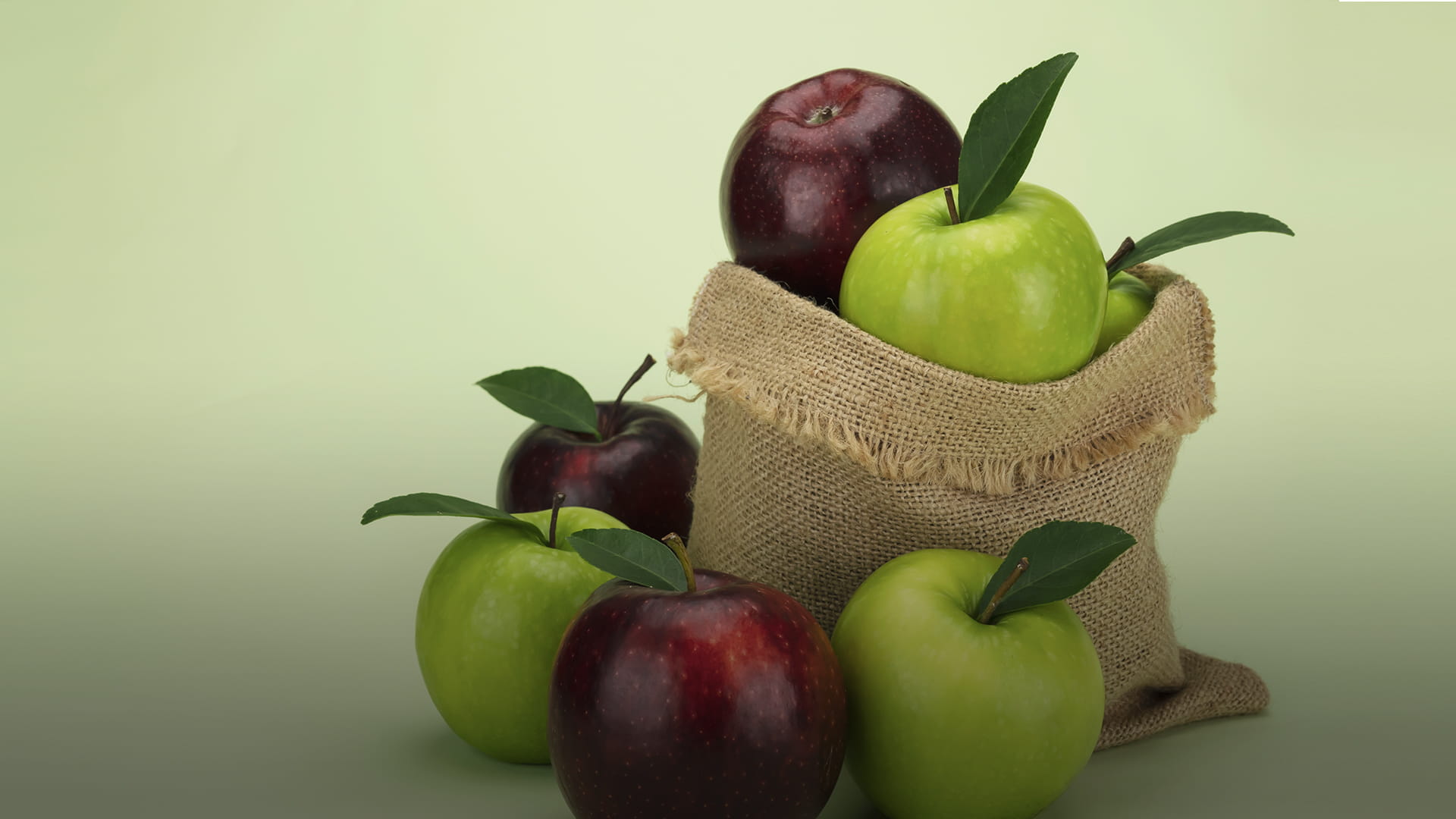 صورة بعنوان: المركبات الطبيعية الموجودة في التفاح تقلل من خطر الإصابة بالزهايمر 