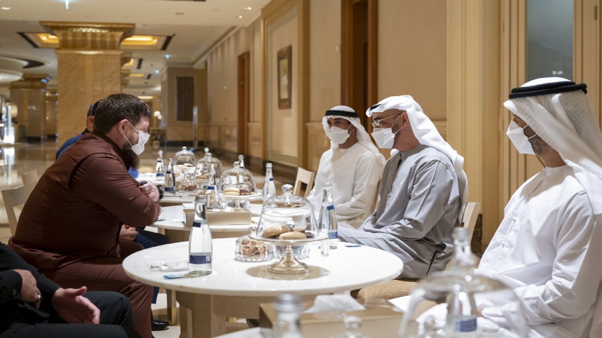 Image for the title: Mohamed bin Zayed receives message from Russian President 