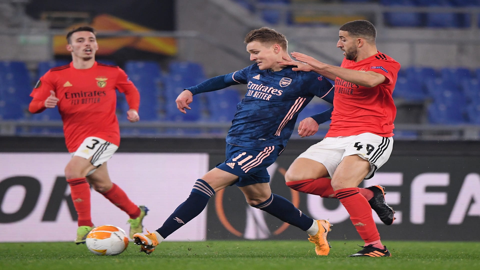 Image for the title: Arsenal and Benfica play out 1-1 draw in Rome 