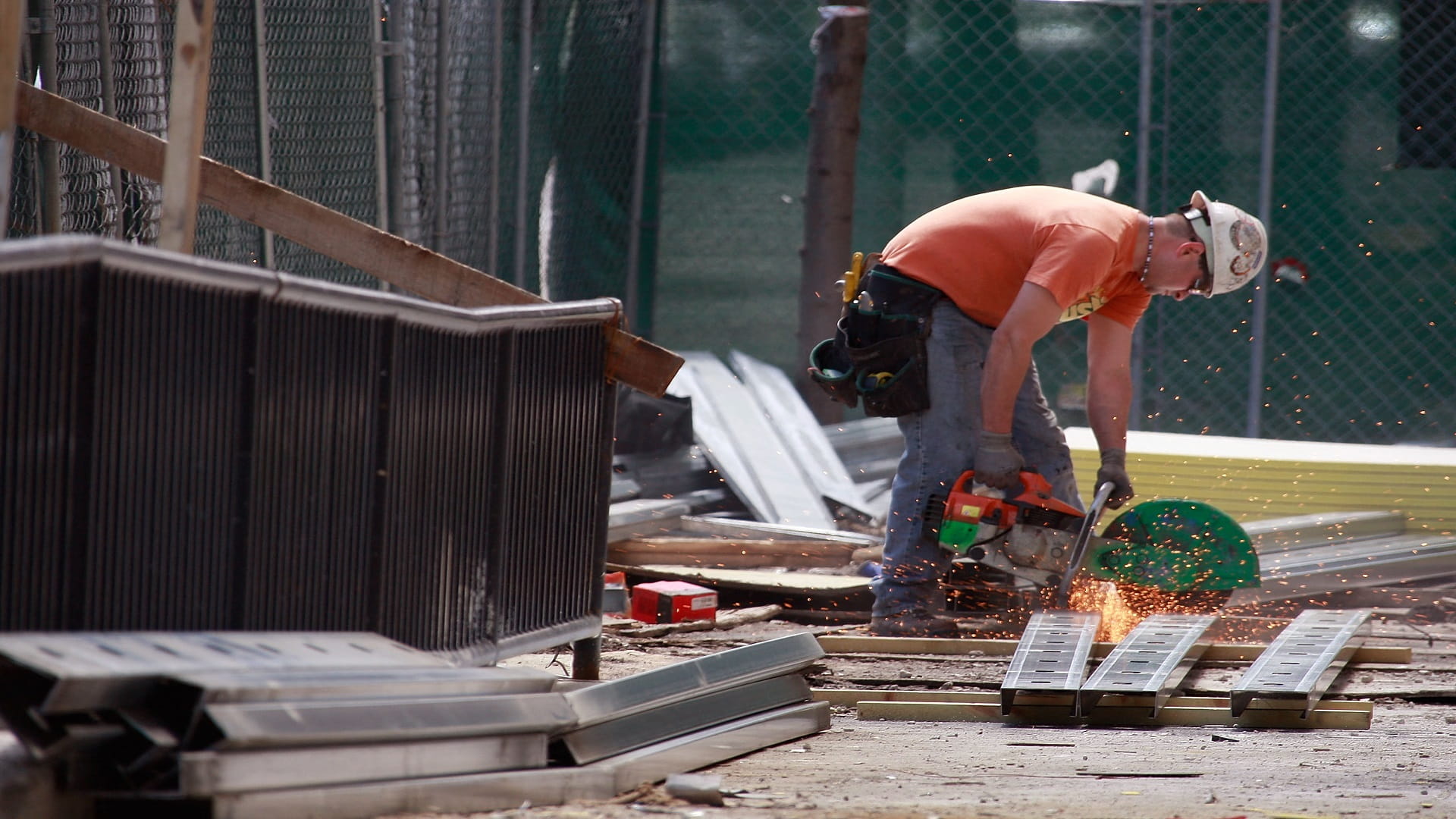 Image for the title: UK unemployment edges up to 5.1% on pandemic fallout 