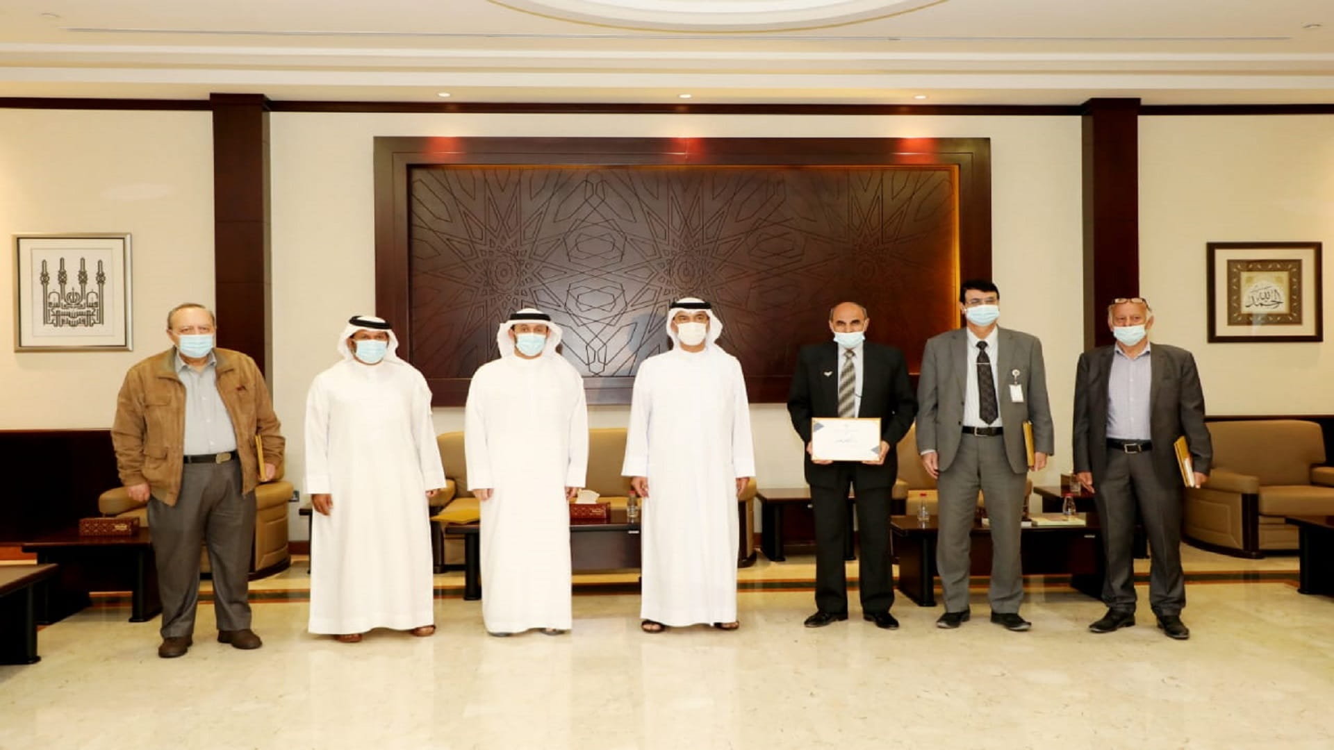 Image for the title: SDC honours authors of its publications 