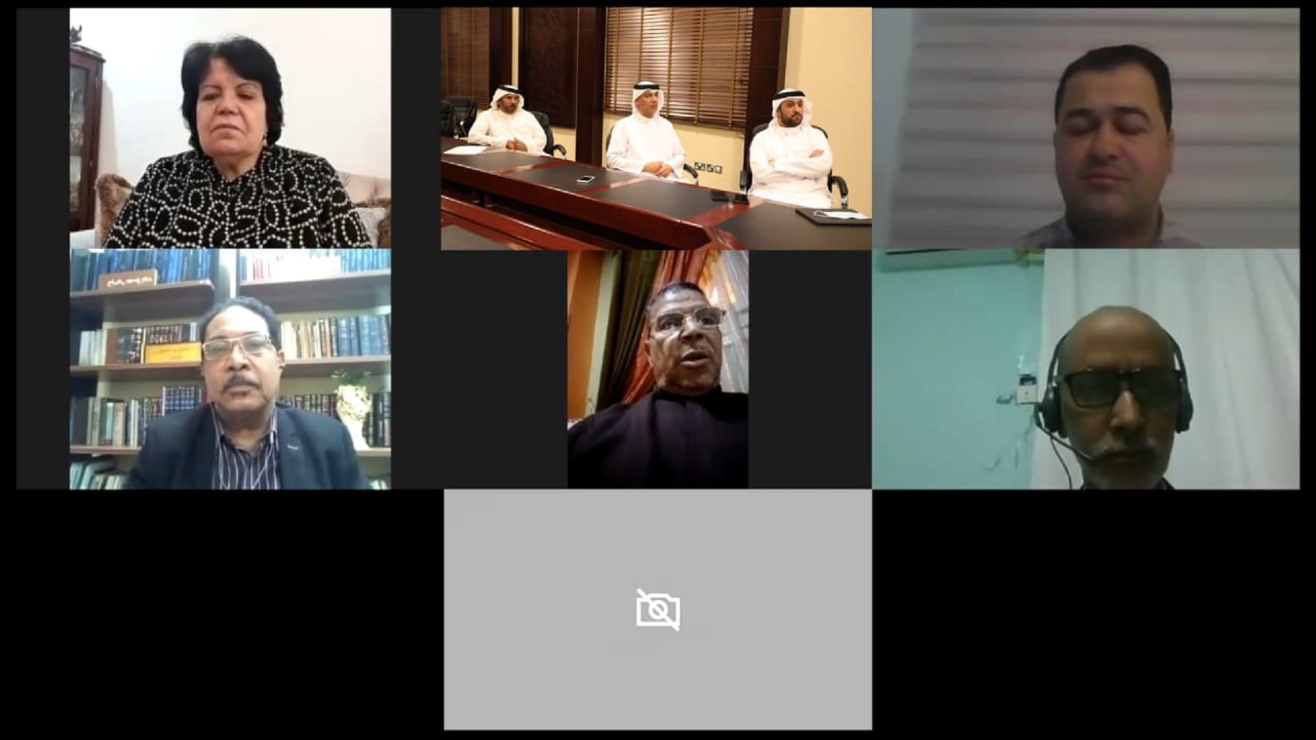 صورة بعنوان: بيوت الشعر في الوطن العربي تحتفي بيومه العالمي 