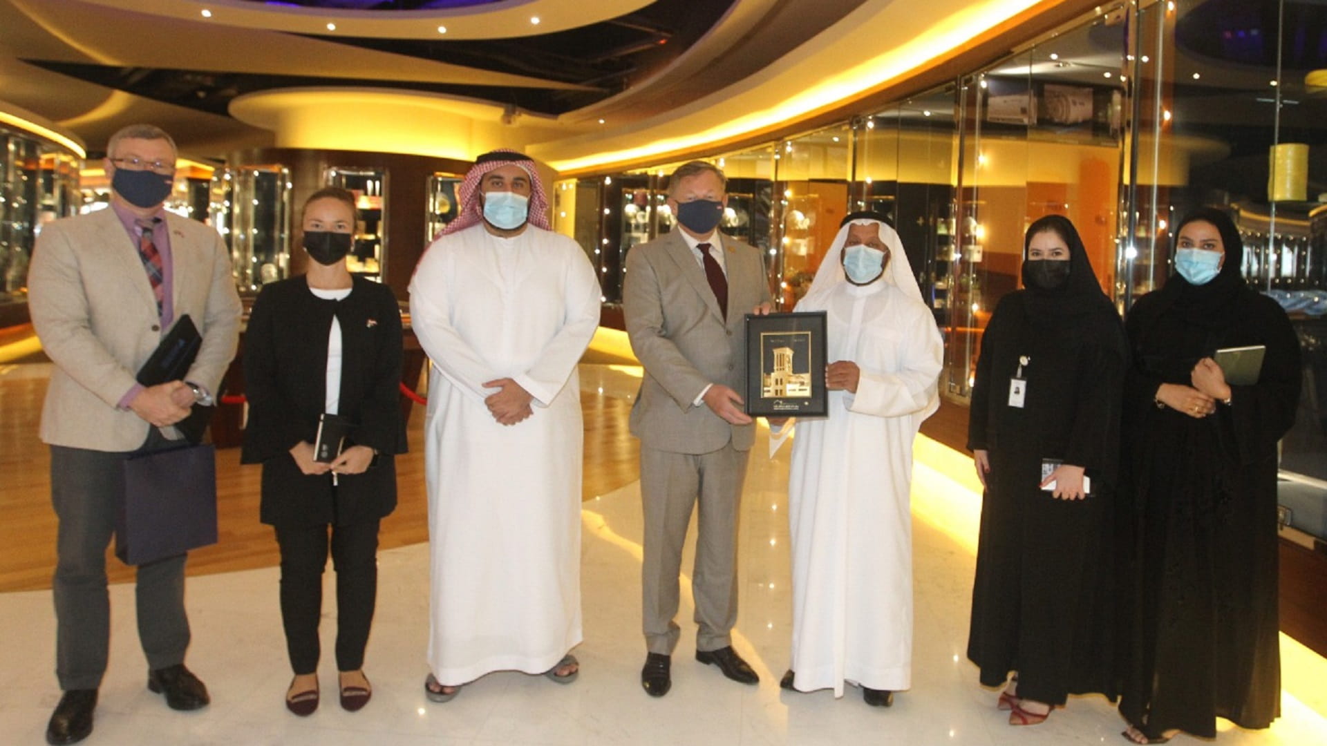 صورة بعنوان: غرفة الشارقة وسفارة لاتفيا يبحثان العلاقات بين مجتمعي الأعمال  