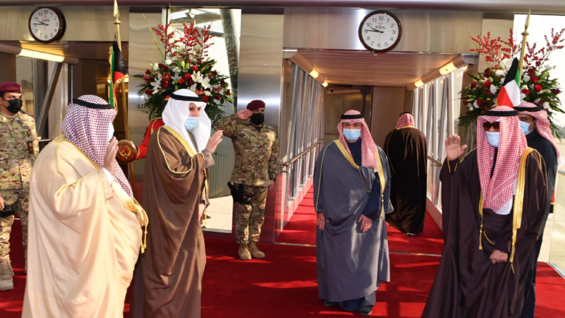 صورة بعنوان: نواف الأحمد الجابر الصباح يتوجه على رأس وفد الكويت إلى السعودية 