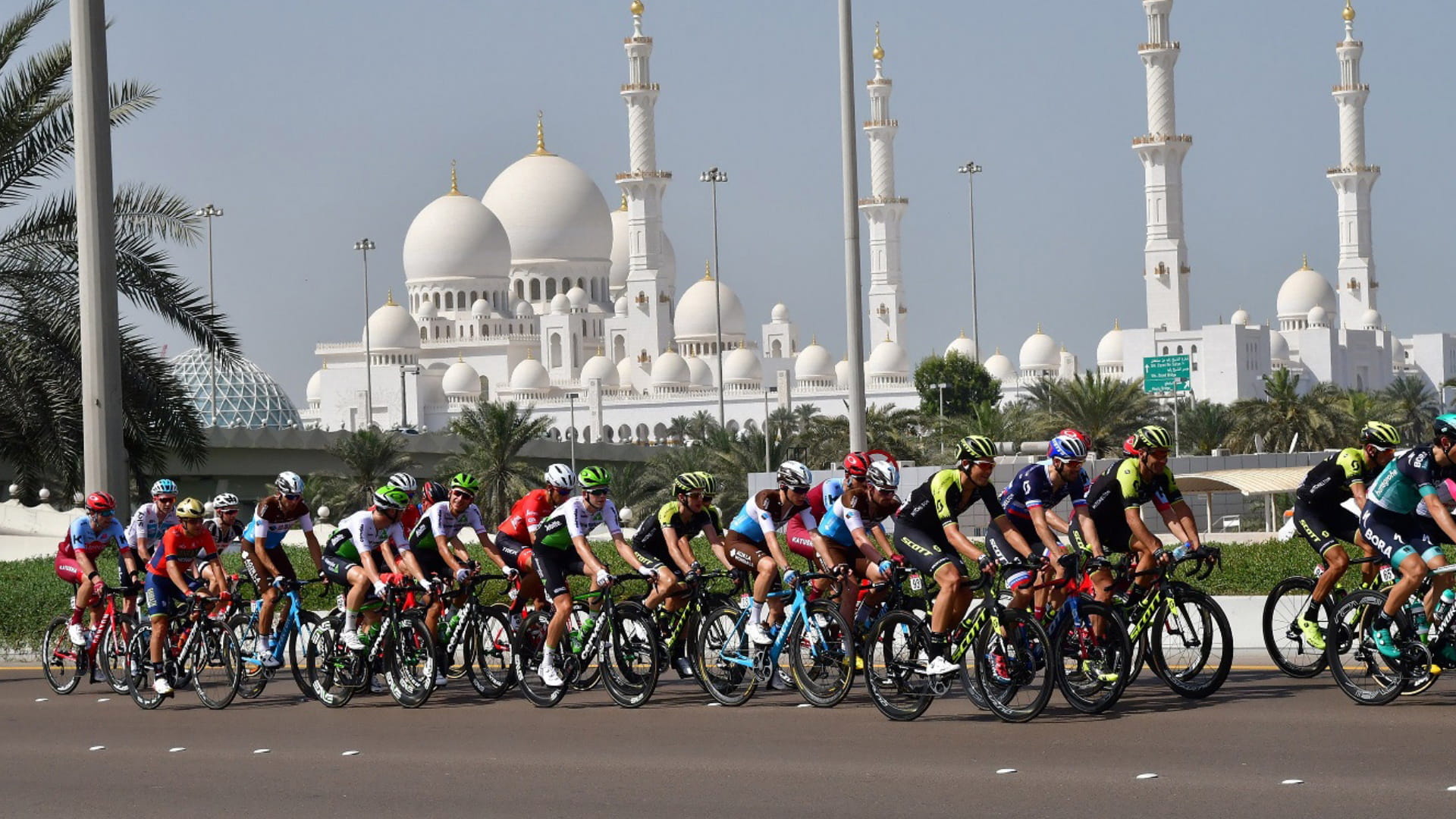 صورة بعنوان: 20 فريقاً عالمياً في النسخة الـ 3 من طواف الإمارات فبراير المقبل 