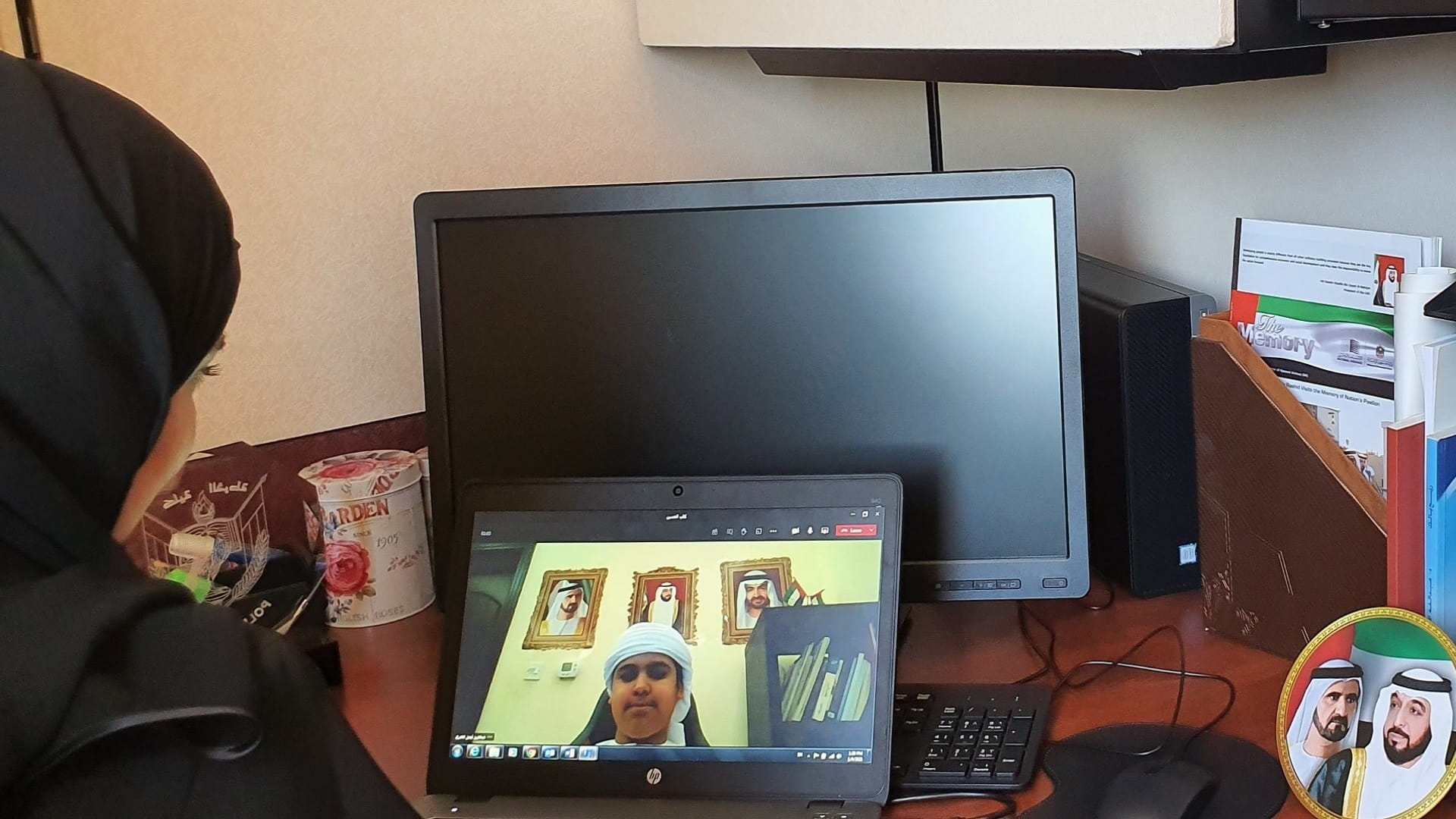 صورة بعنوان: "الأرشيف الوطني" يواصل تقييم المشاركات في مبادرة "كتّاب الخمسين" 