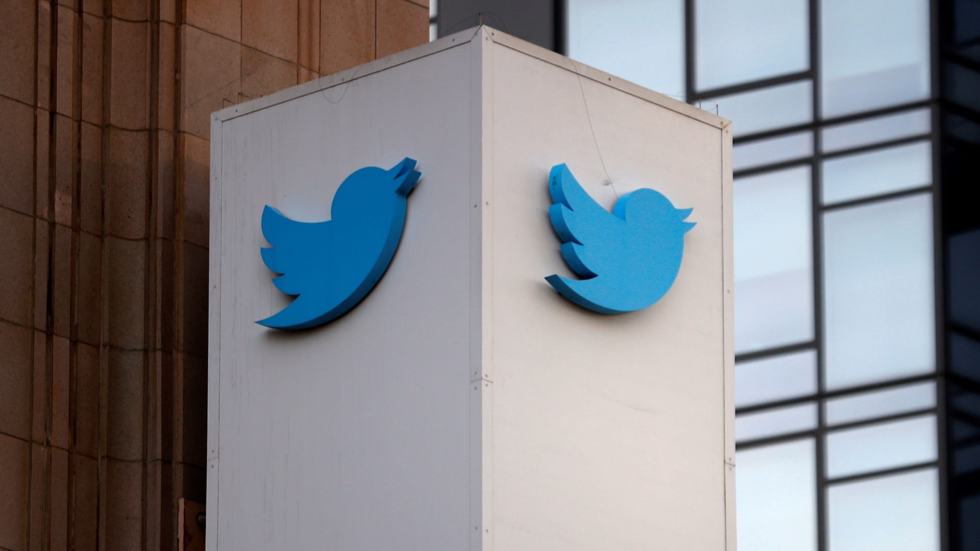 Image for the title: Twitter lays off 10% of current workforce - NYT 