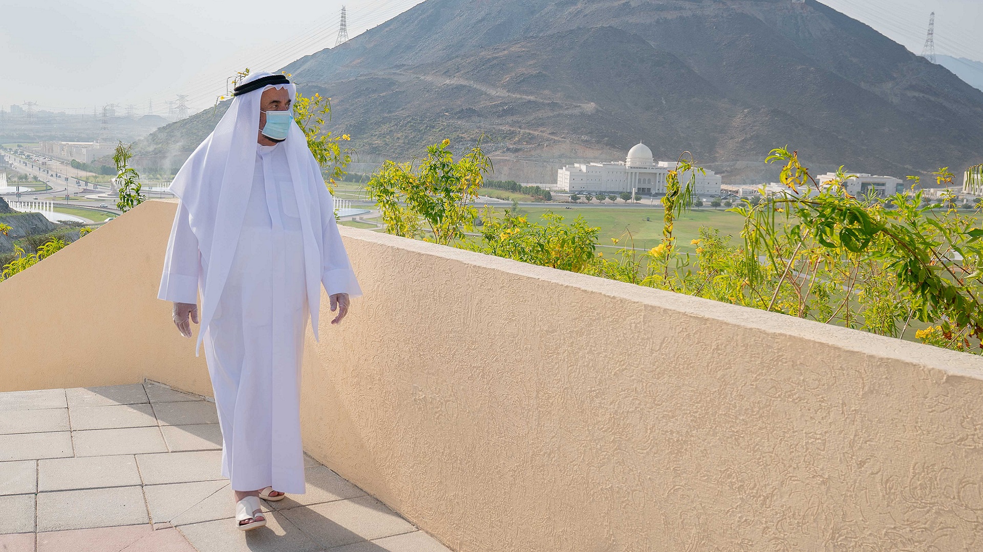 صورة بعنوان: قلب الشارقة النابض... 49 عاماً من العطاء  