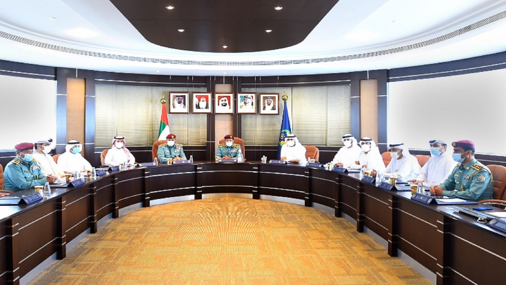 صورة بعنوان: اللواء الشامسي يترأس اجتماع فريق الطوارئ والأزمات في الشارقة 