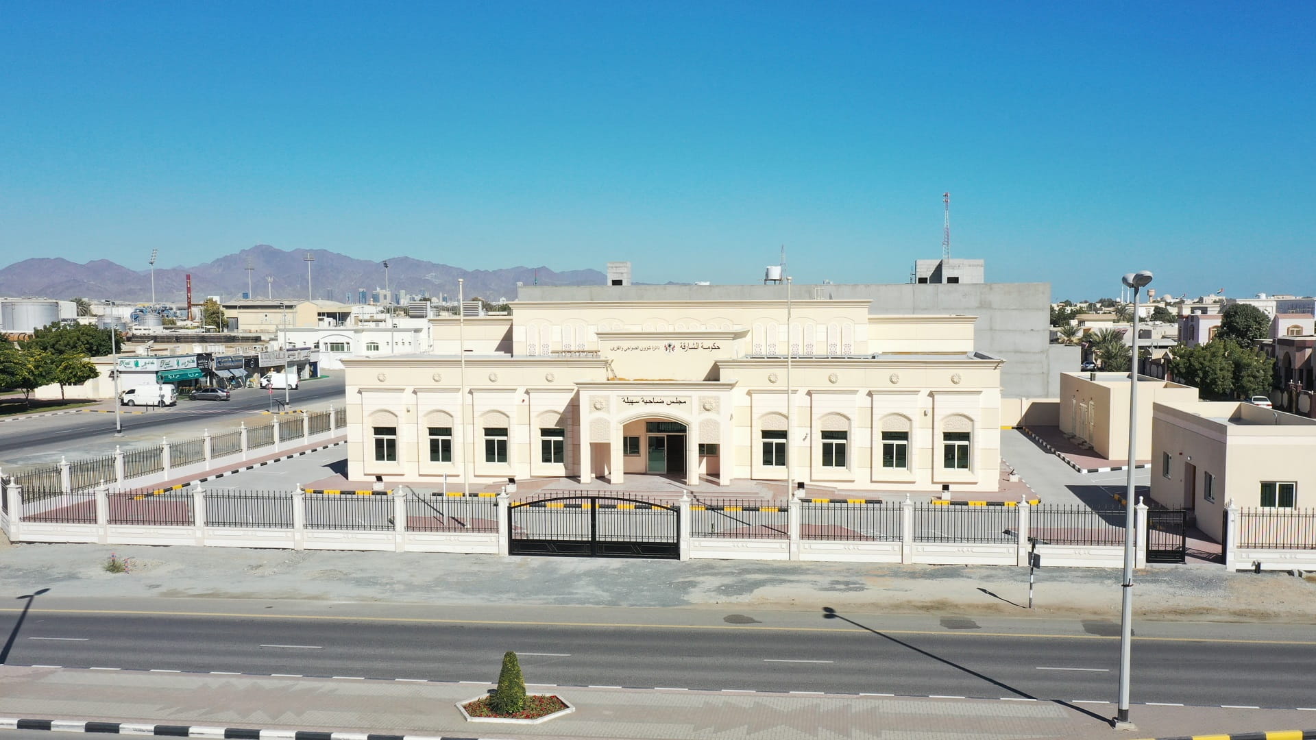 صورة بعنوان: أشغال الشارقة تنجز مبنى ضاحية سهيلة بكلباء 