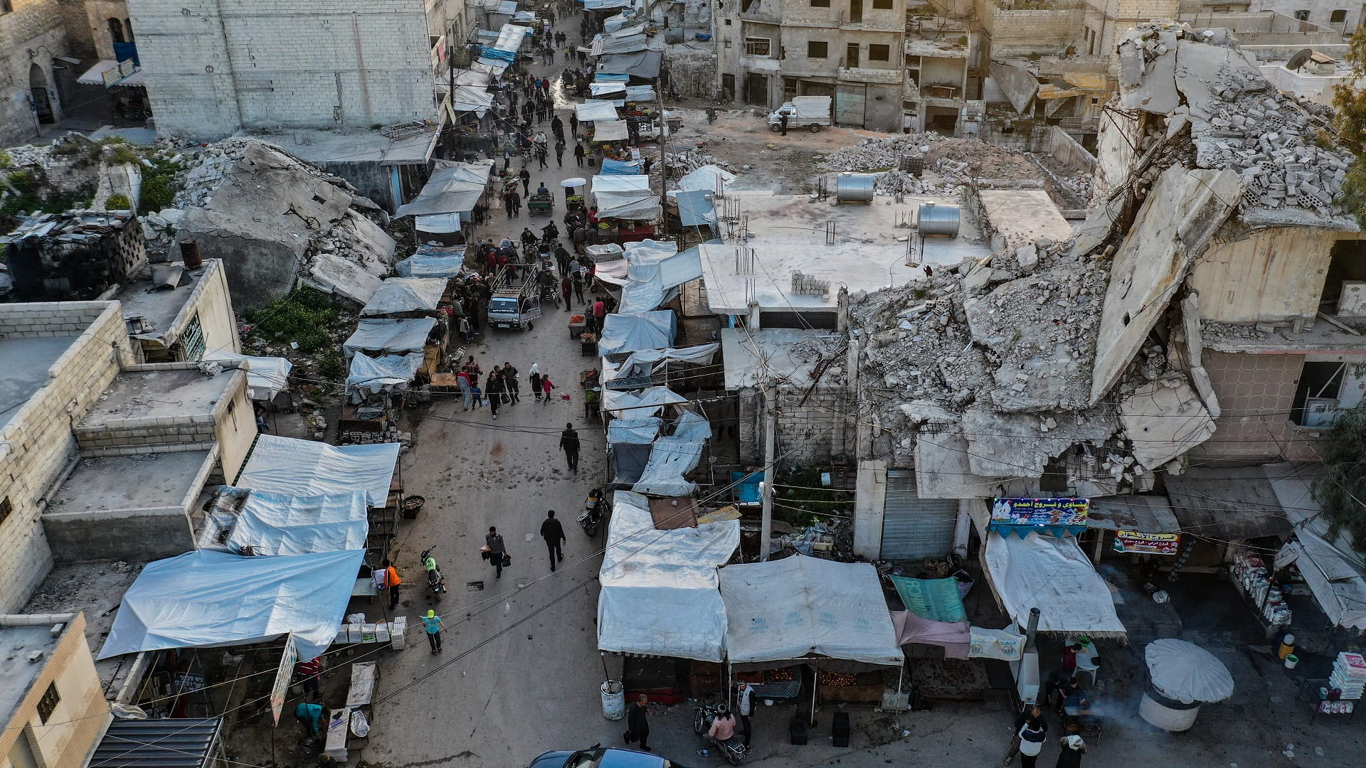 صورة بعنوان: المرصد: نصف مليون قتيل بالحرب السورية في أكثر من عقد 