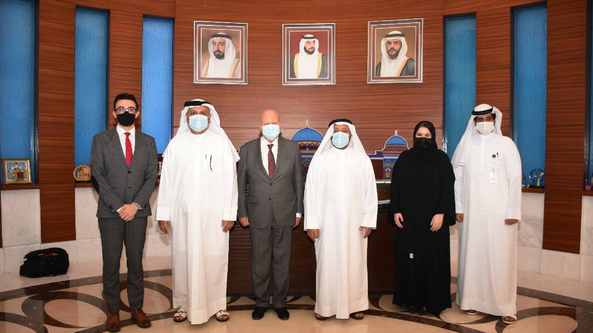 صورة بعنوان: "غرفة الشارقة" تبحث مع سفير غواتيمالا مجالات التعاون الاقتصادي  