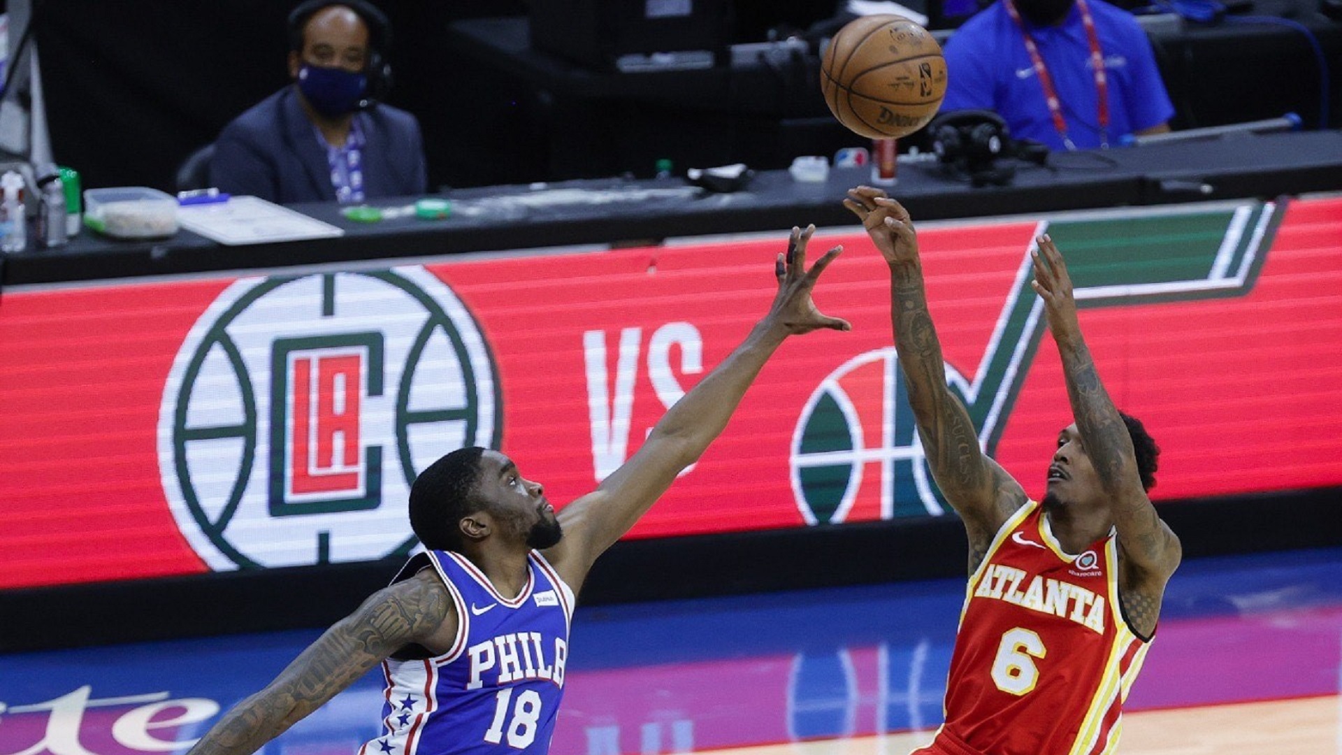 صورة بعنوان: فيلادلفيا يتعادل مع أتلانتا في نصف نهائي "شرقية السلة الأميركية"  