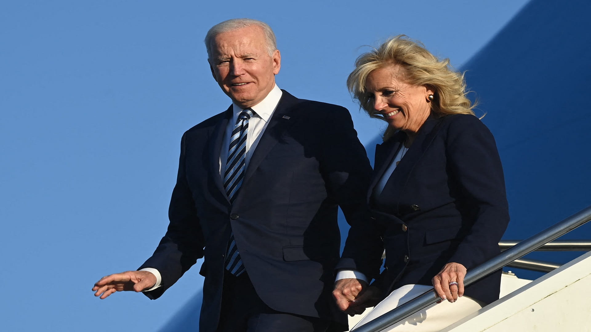 Image for the title: Biden arrives in UK on first stop of Europe tour 