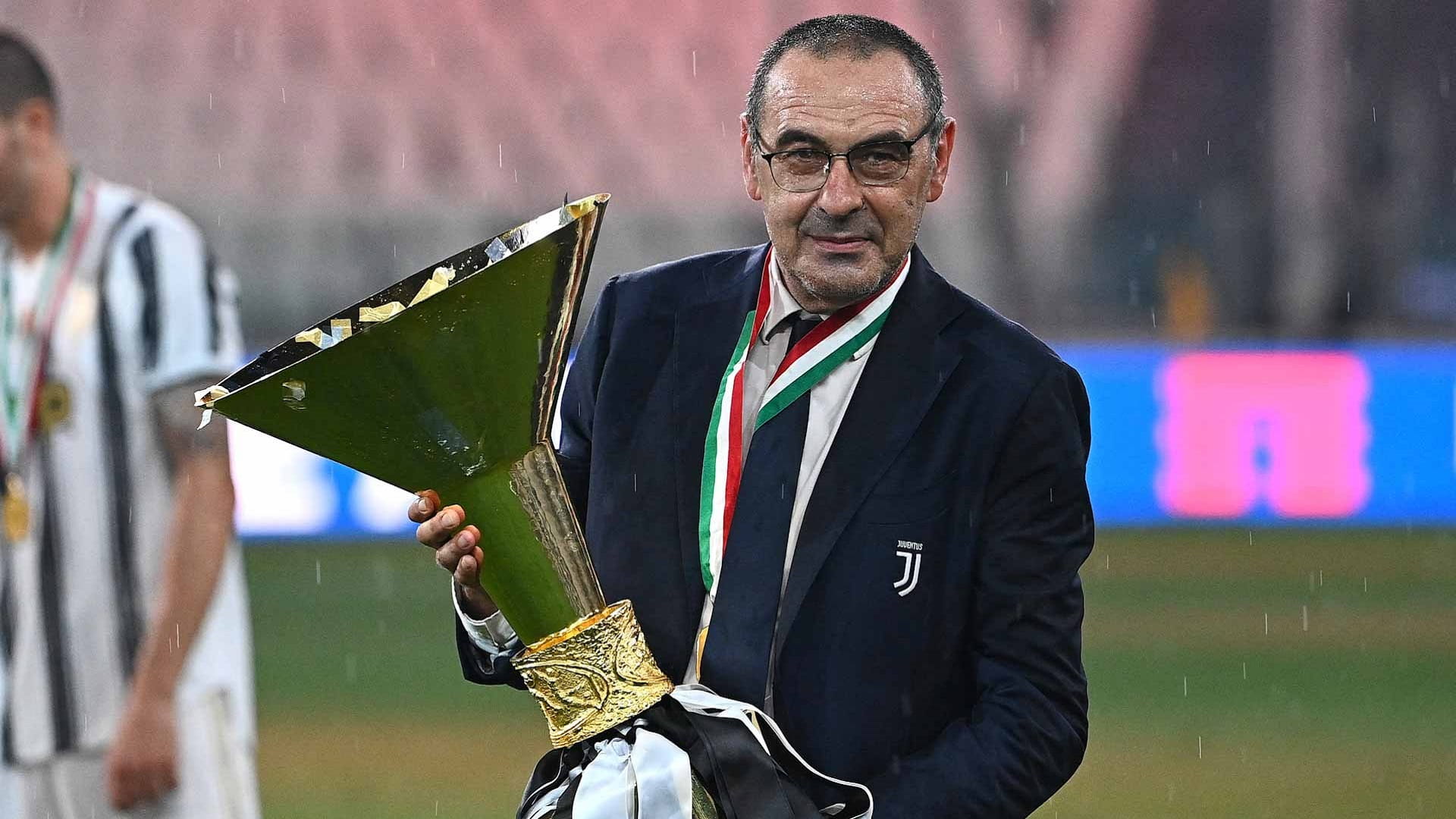 صورة بعنوان: نادي لاتسيو الإيطالي يتعاقد رسمياً مع المدرب ساري  