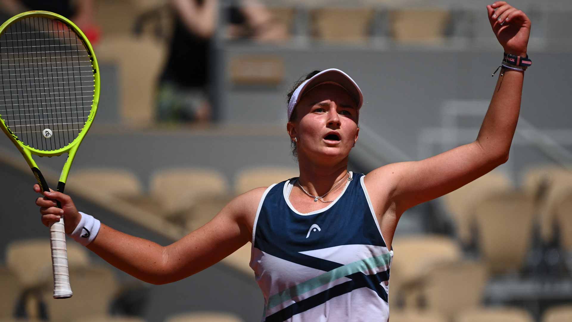 صورة بعنوان: التشيكية كريتشيكوفا تتأهل للمربع الذهبي في بطولة فرنسا للتنس  