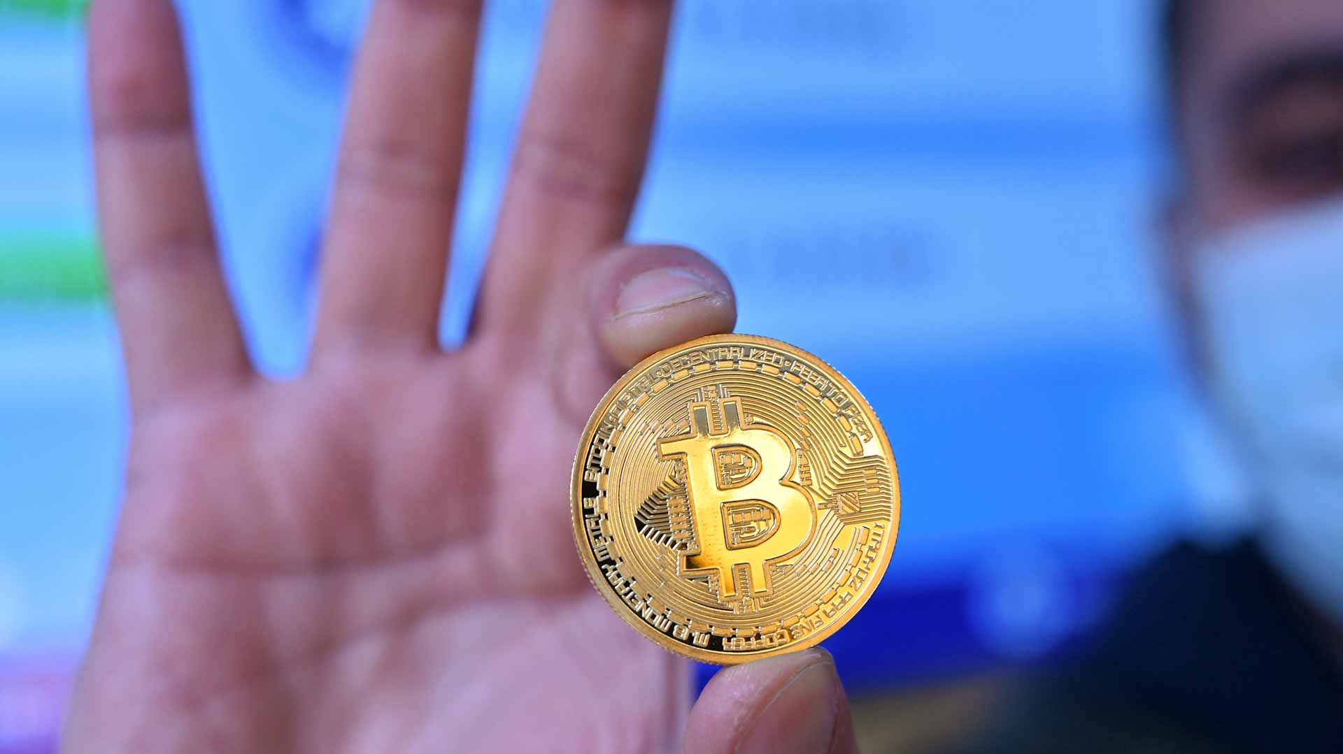 Image for the title: El Salvador approves law to make bitcoin legal tender 