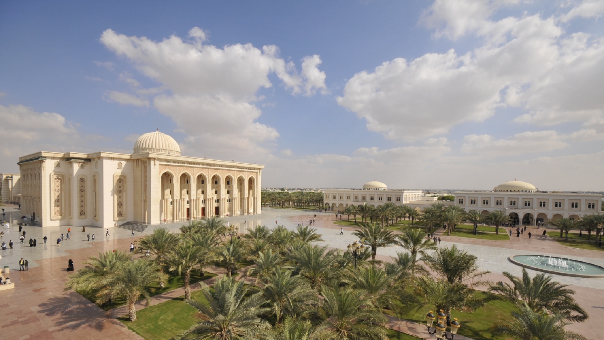 صورة بعنوان: خريجة "أميركية الشارقة" تحصد تقديراً عالياً في المالية والمحاسبة 