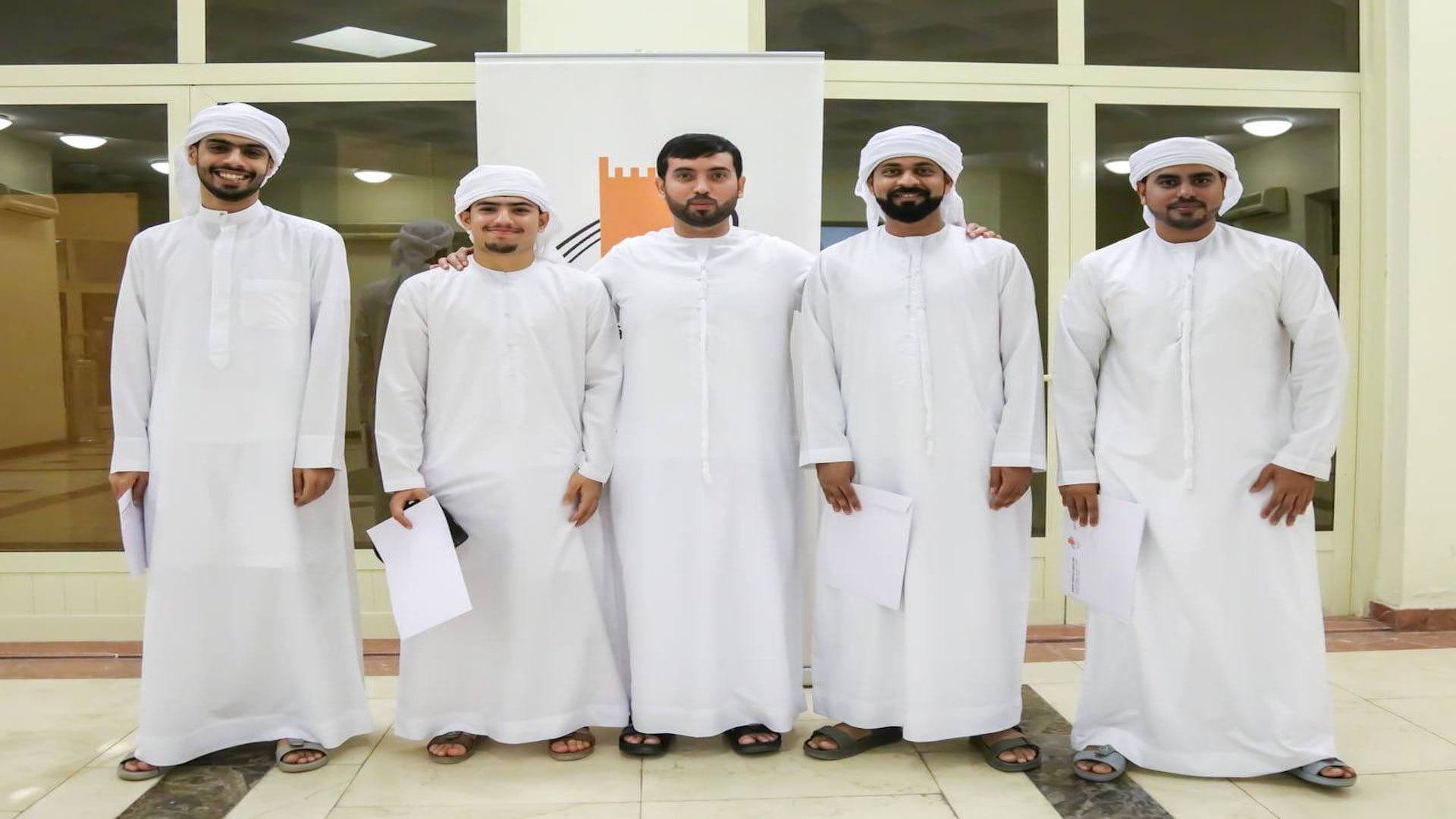 صورة بعنوان: نادي عجمان يكرم منتسبي المركز الإعلامي بعد تألقهم بالموسم الرياضي 